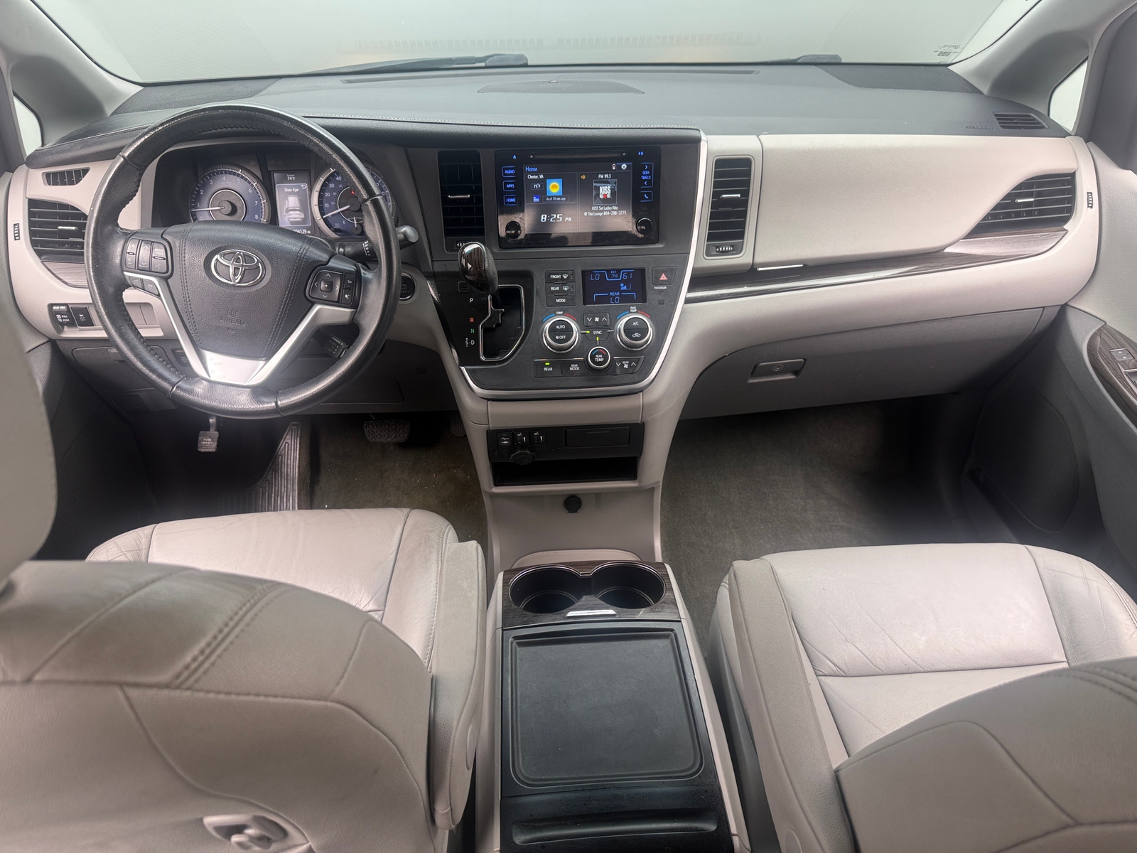 Thumbnail: 2016 Toyota Sienna - 2