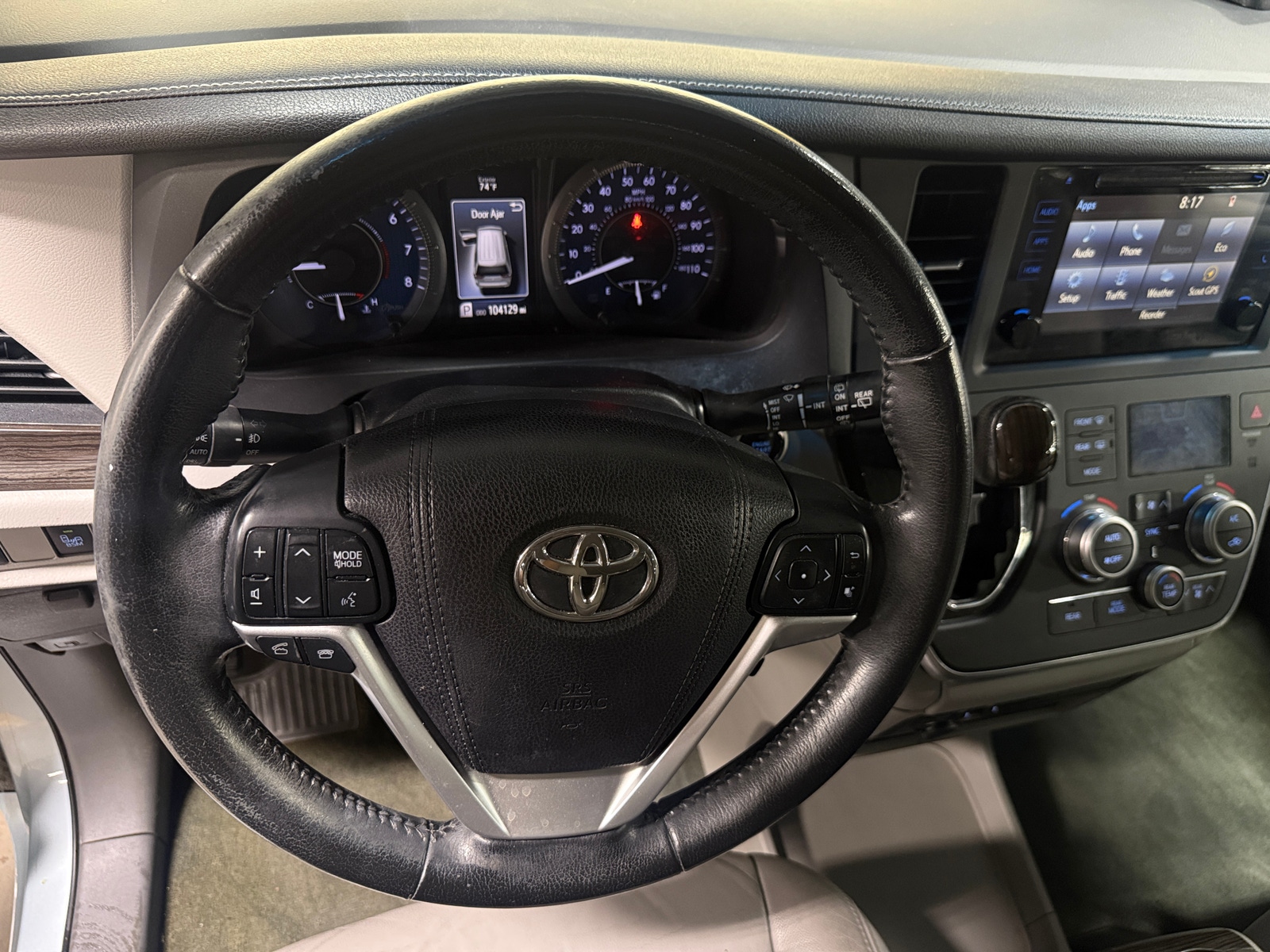 Thumbnail: 2016 Toyota Sienna - 4