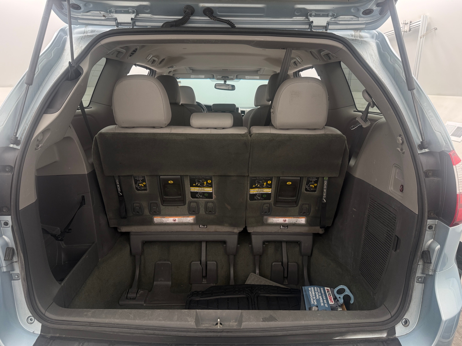 Thumbnail: 2016 Toyota Sienna - 6