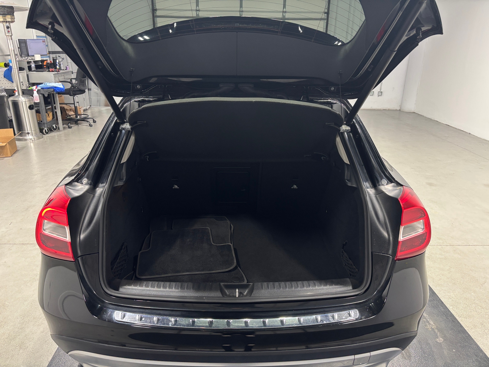 Thumbnail: 2015 Mercedes-Benz GLA - 6