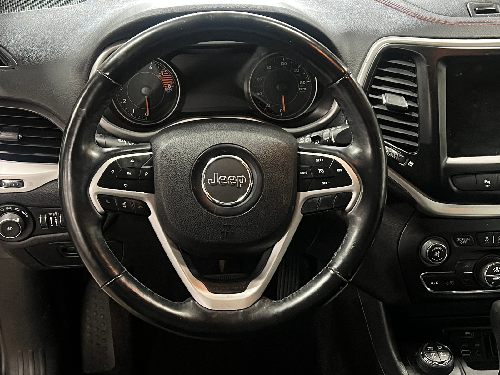 Thumbnail: 2018 Jeep Cherokee - 4