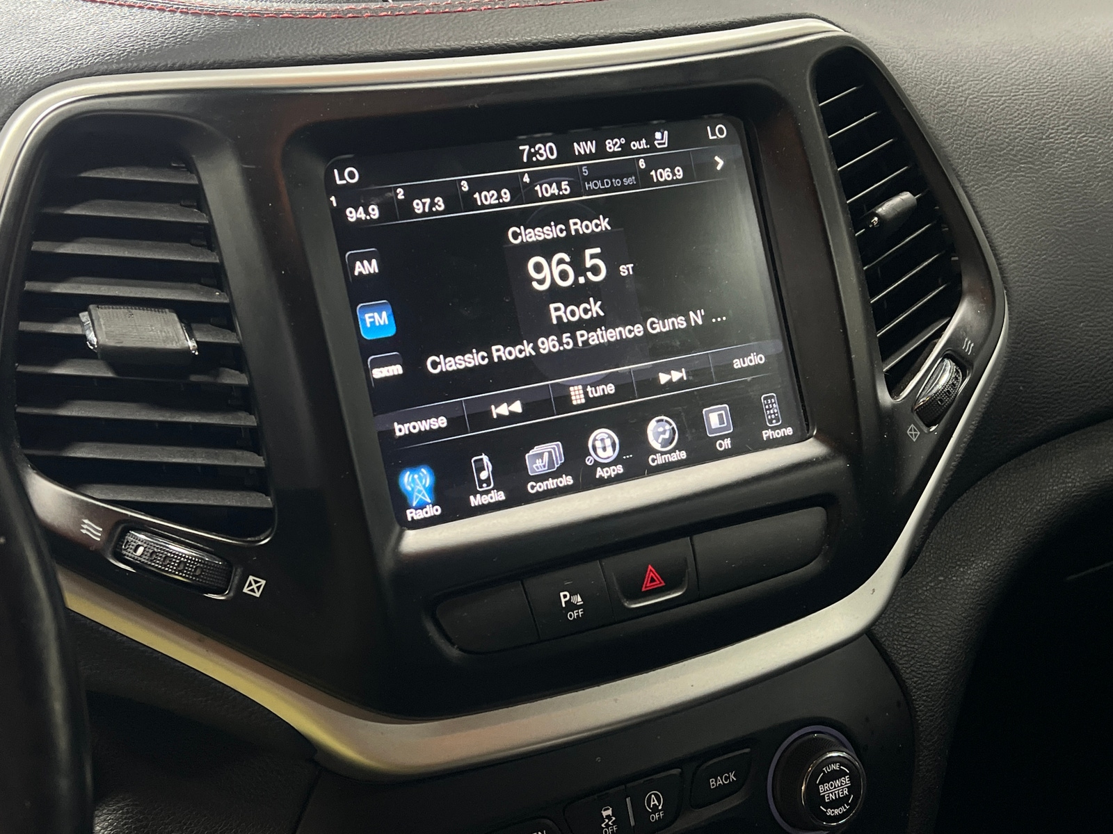 Thumbnail: 2018 Jeep Cherokee - 3