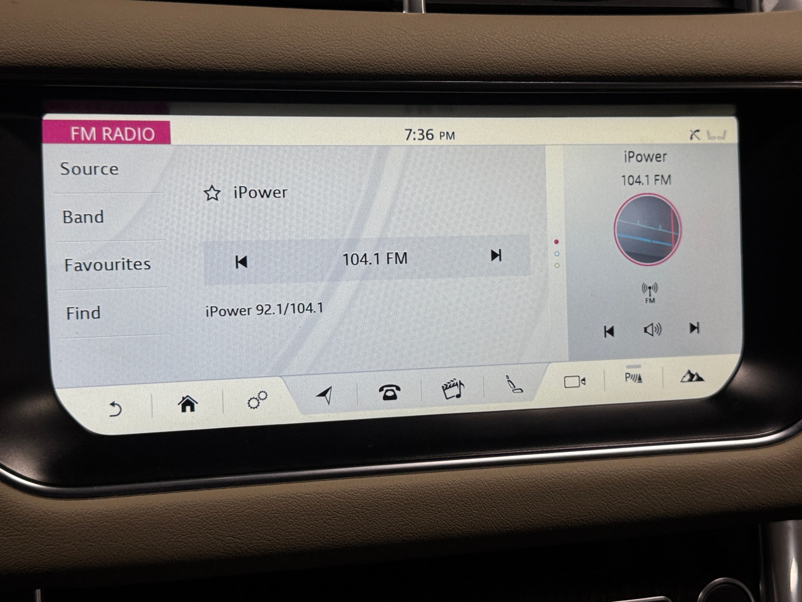 Thumbnail: 2017 Land Rover Range Rover Sport - 3