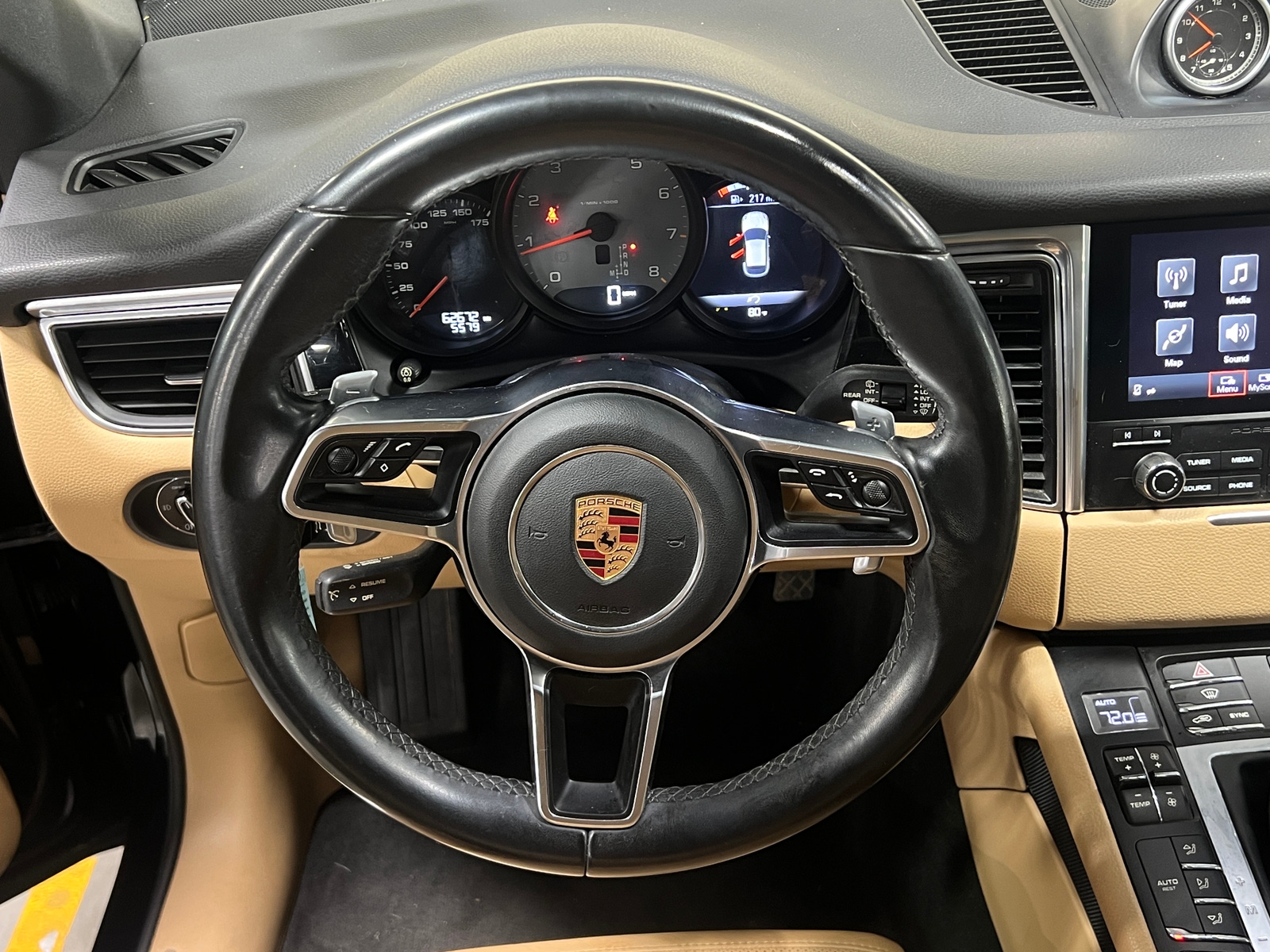 Thumbnail: 2017 Porsche Macan - 4