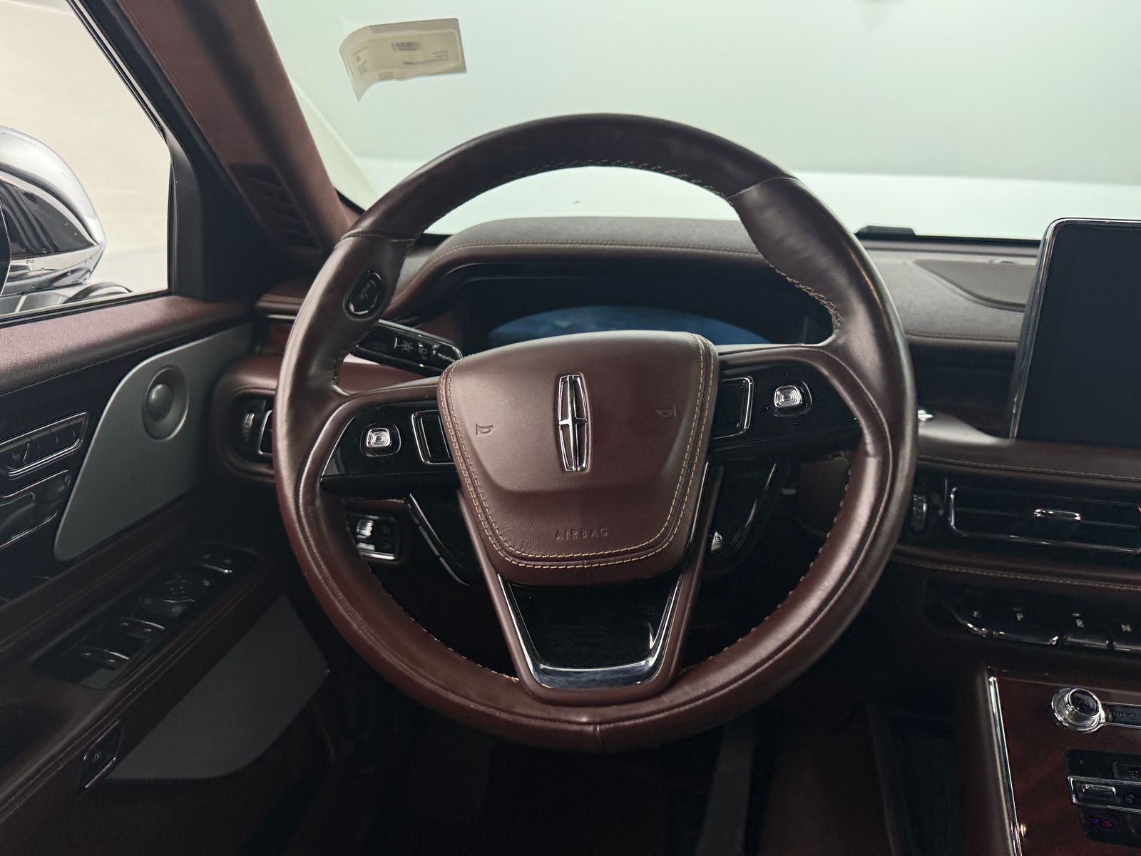 Thumbnail: 2021 Lincoln Aviator - 4