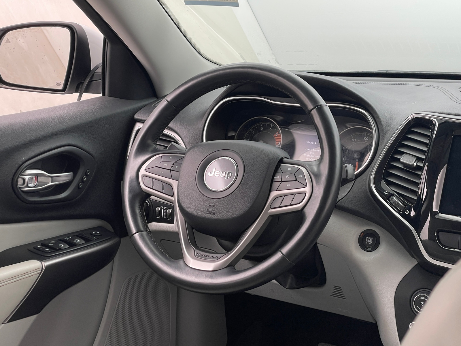 Thumbnail: 2019 Jeep Cherokee - 4