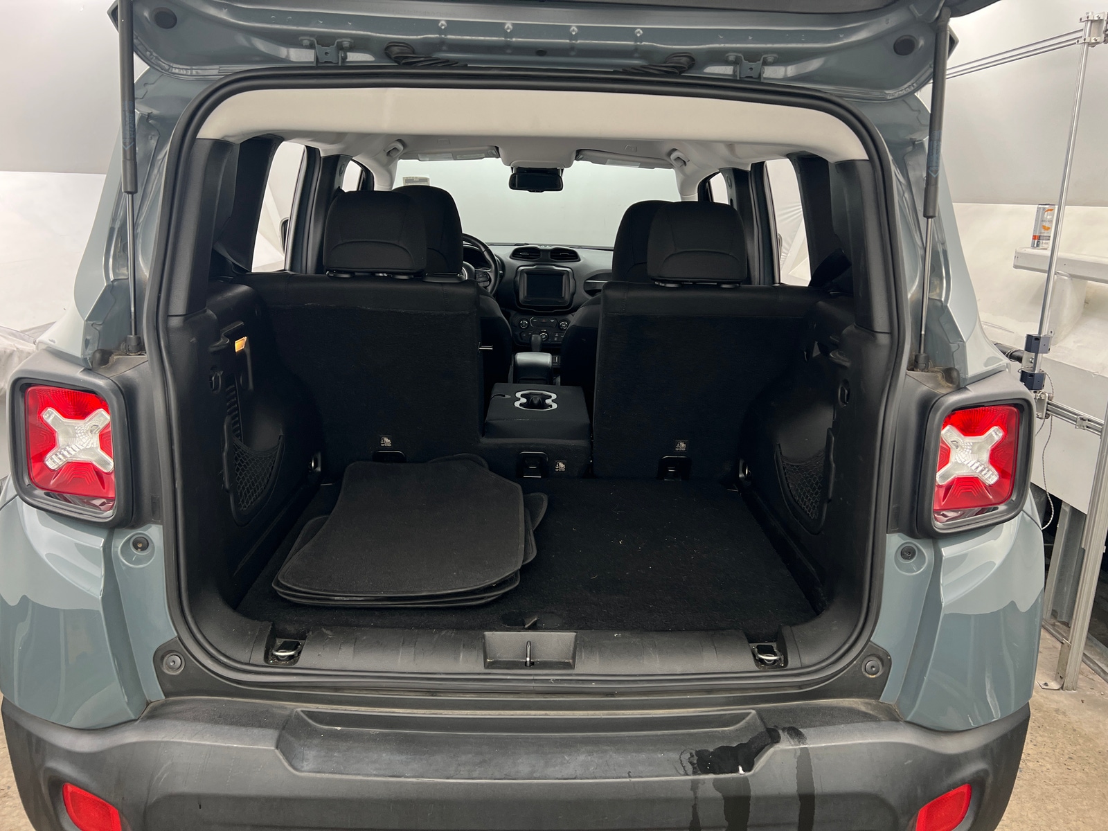 Thumbnail: 2018 Jeep Renegade - 7