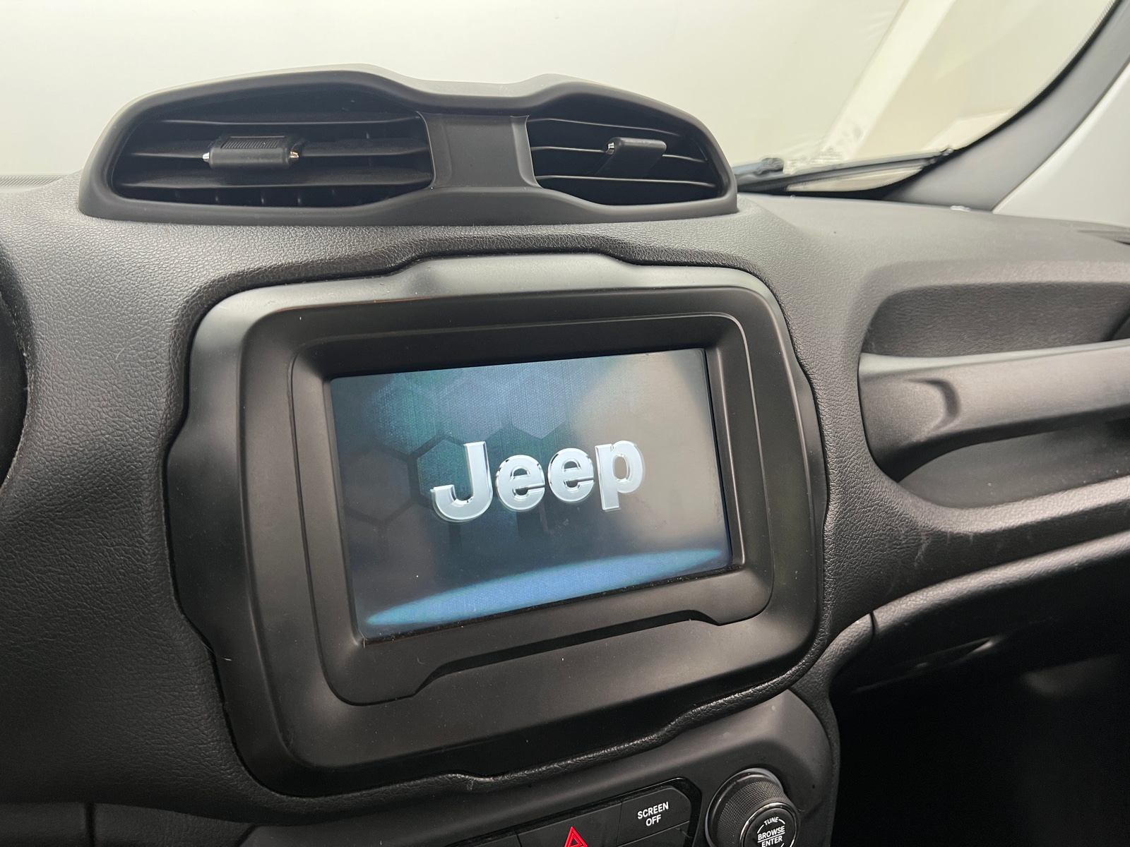 Thumbnail: 2018 Jeep Renegade - 4