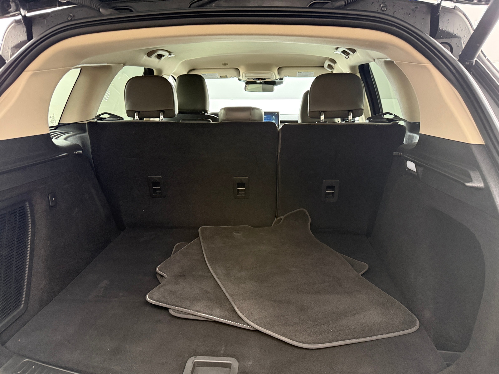 Thumbnail: 2023 Lincoln Corsair - 6