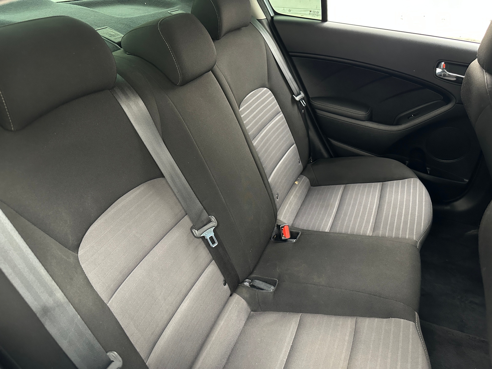 Thumbnail: 2017 Kia Forte - 6