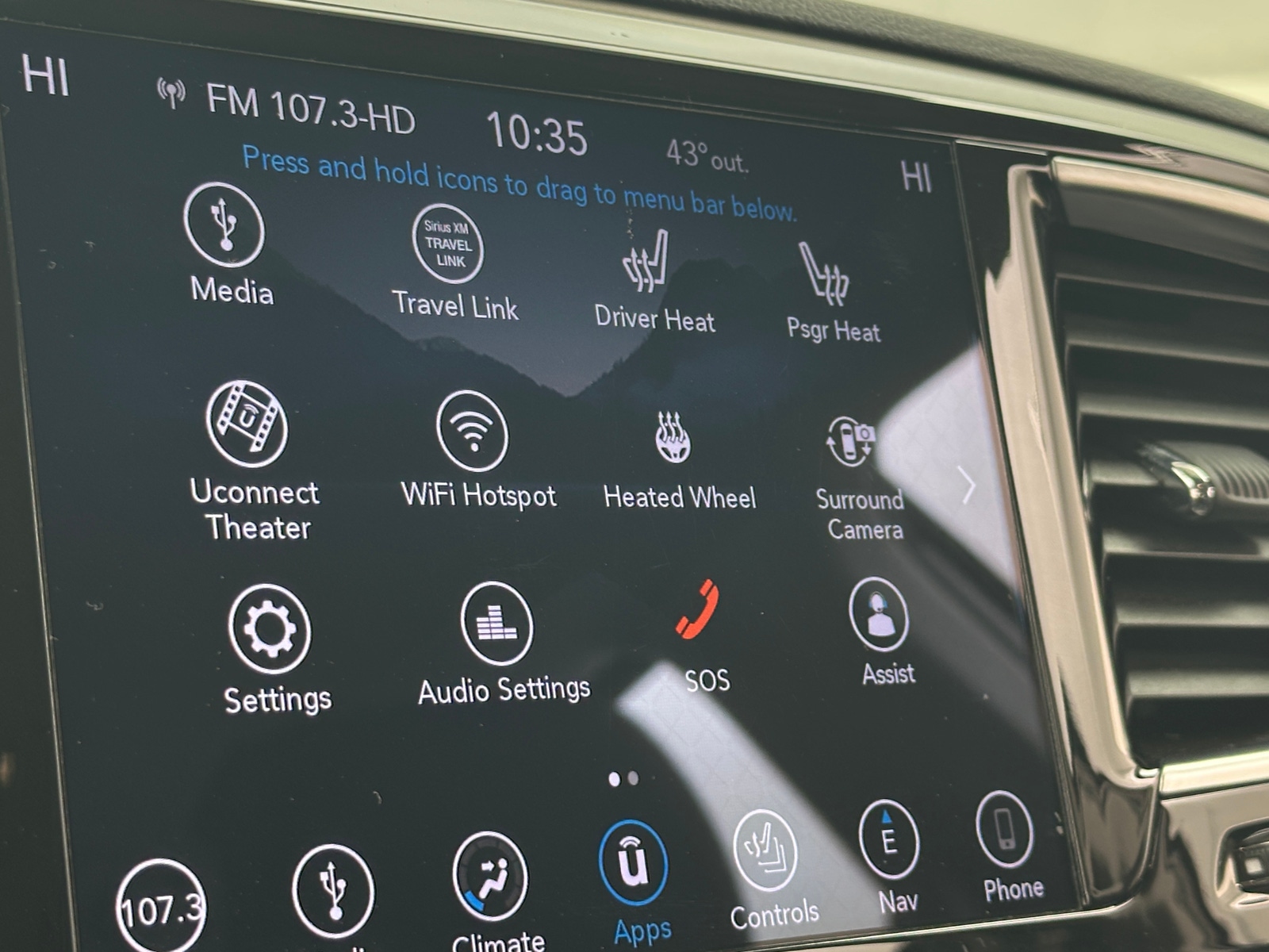 Thumbnail: 2018 Chrysler Pacifica - 3