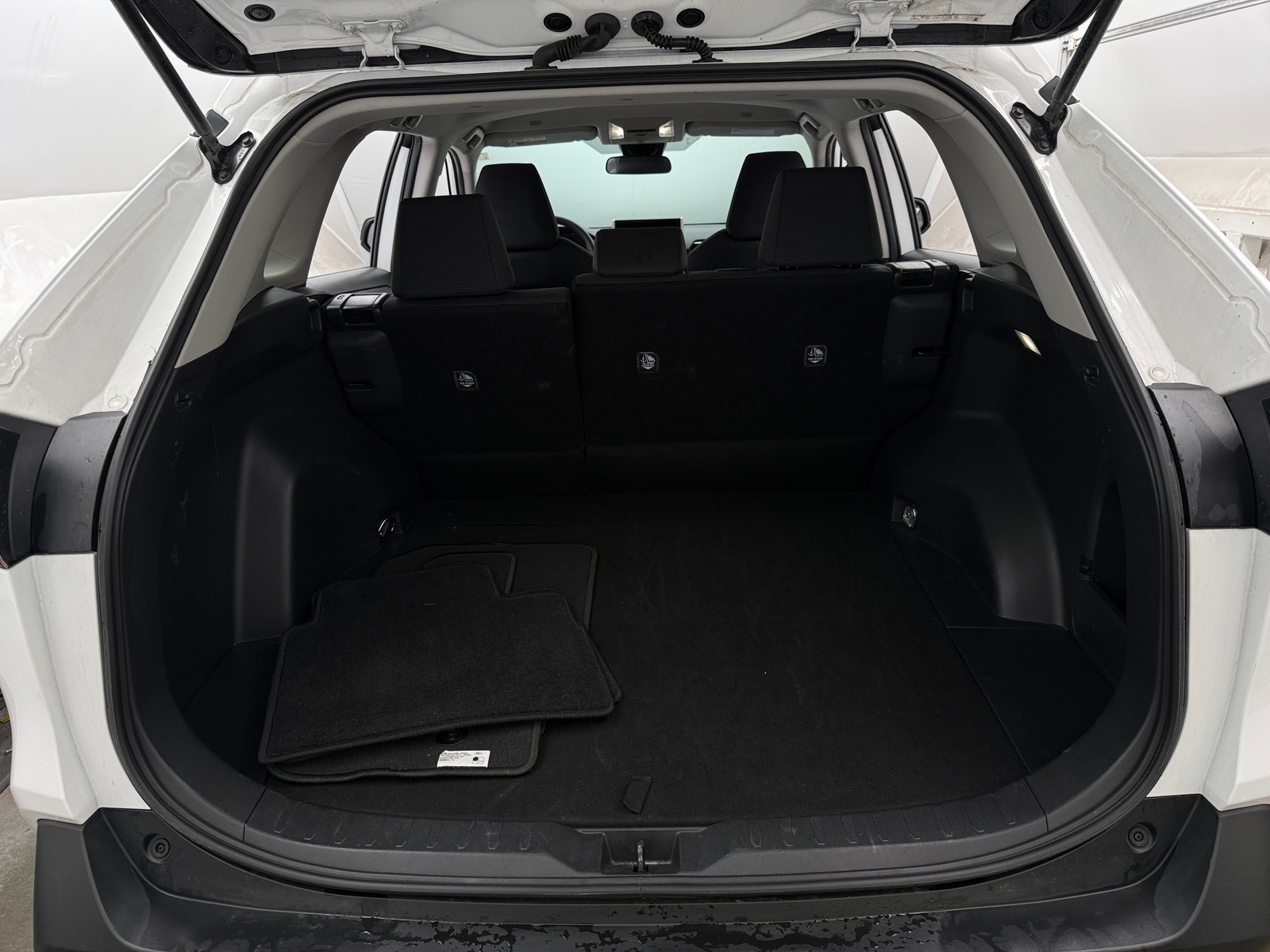 Thumbnail: 2025 Toyota RAV4 - 7