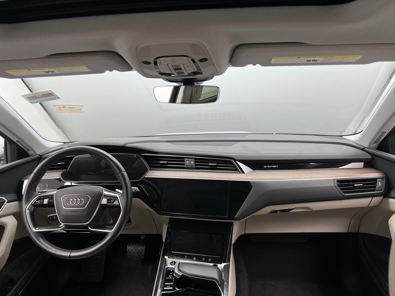 Thumbnail: 2022 Audi e-tron - 2