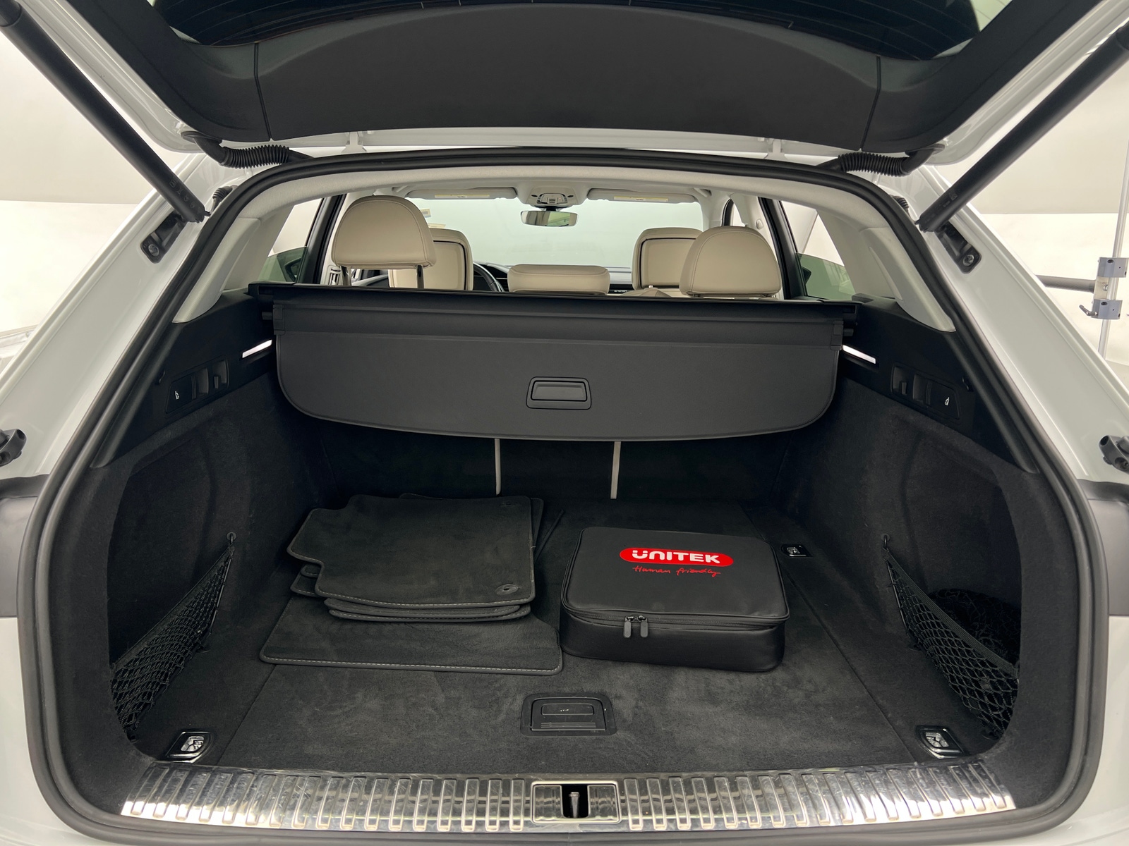 Thumbnail: 2022 Audi e-tron - 6