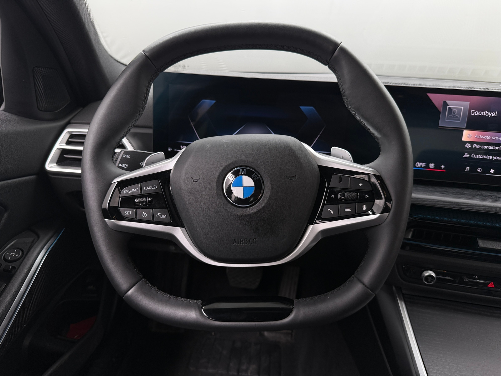 Thumbnail: 2025 BMW 3 Series - 4