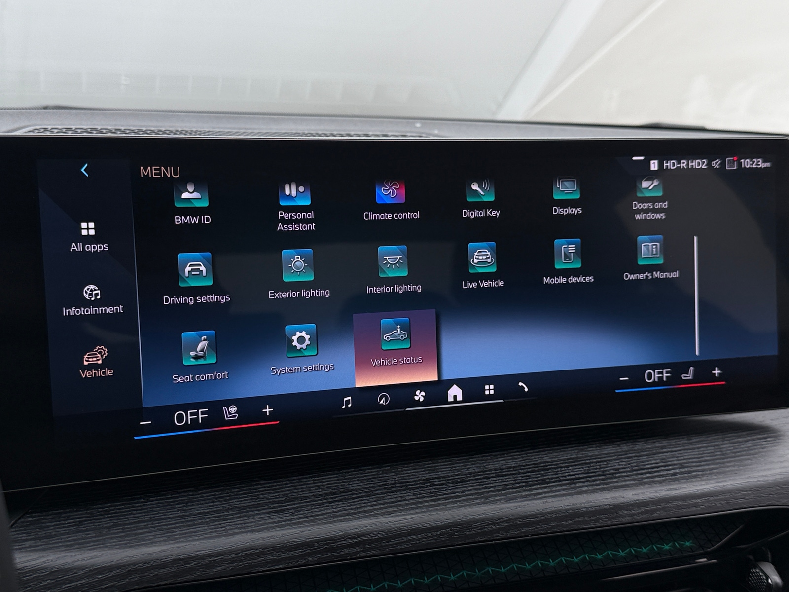 Thumbnail: 2025 BMW 3 Series - 3