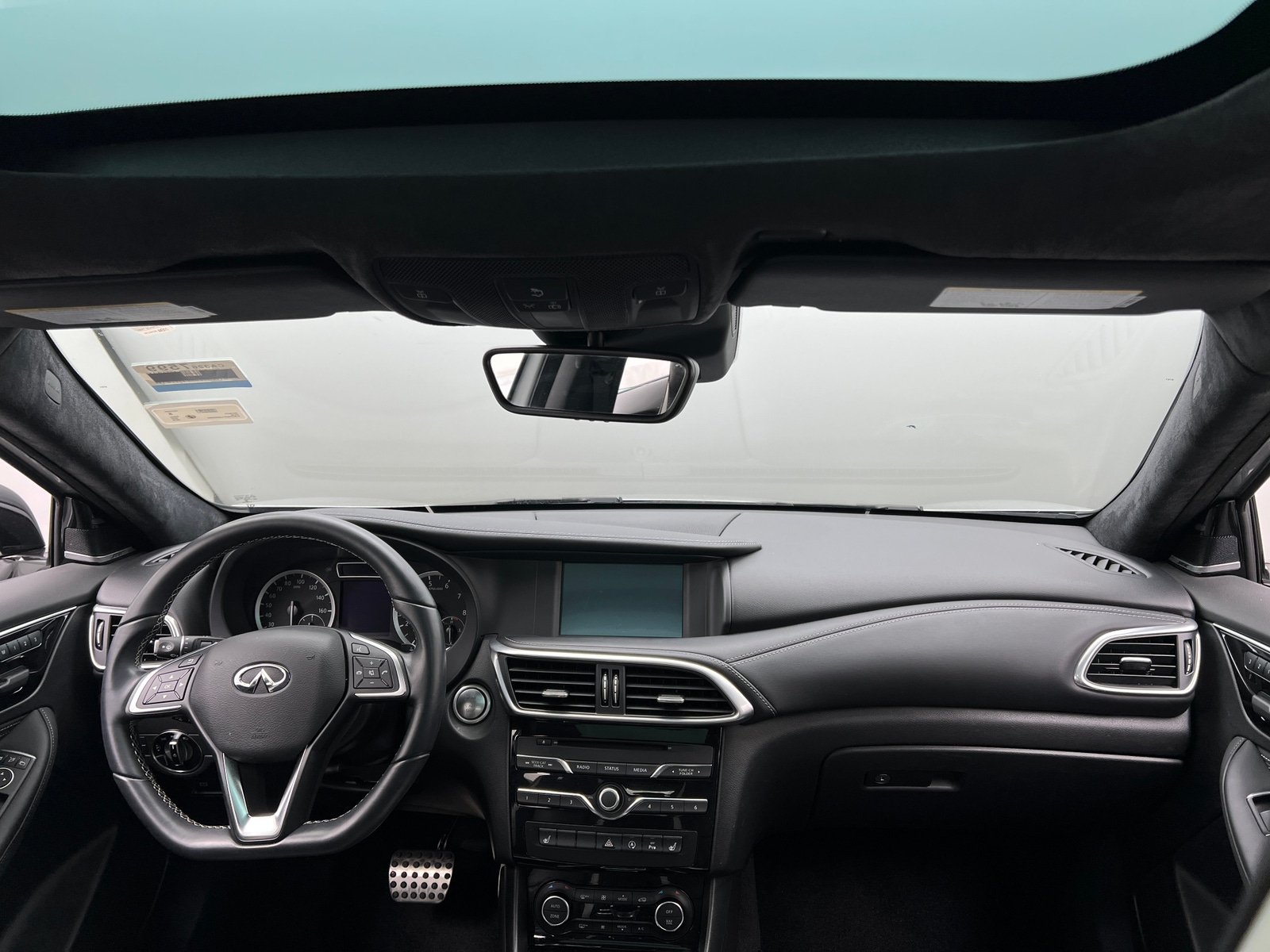 Thumbnail: 2018 INFINITI QX30 - 2