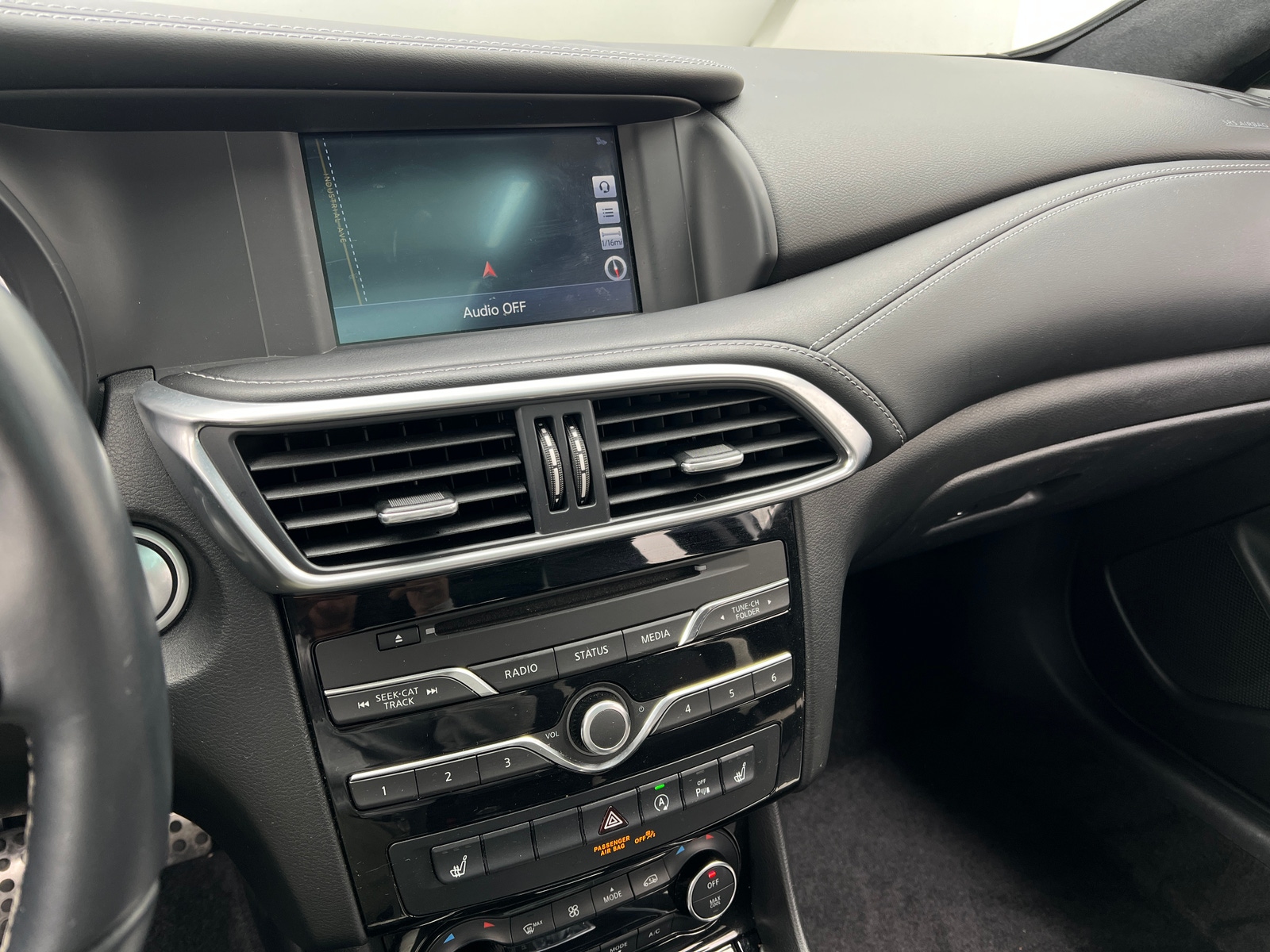 Thumbnail: 2018 INFINITI QX30 - 3