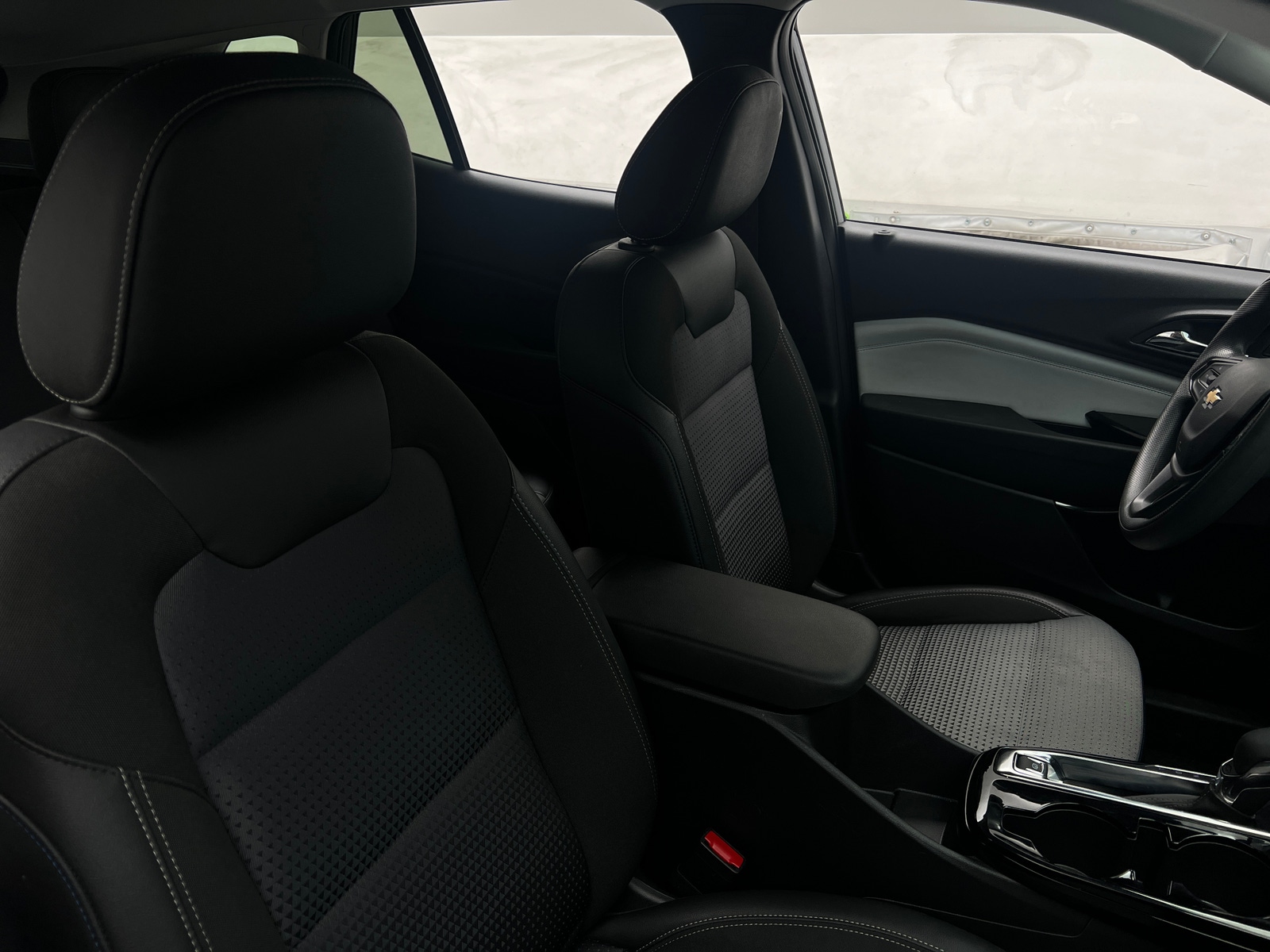 Thumbnail: 2025 Chevrolet Trax - 2