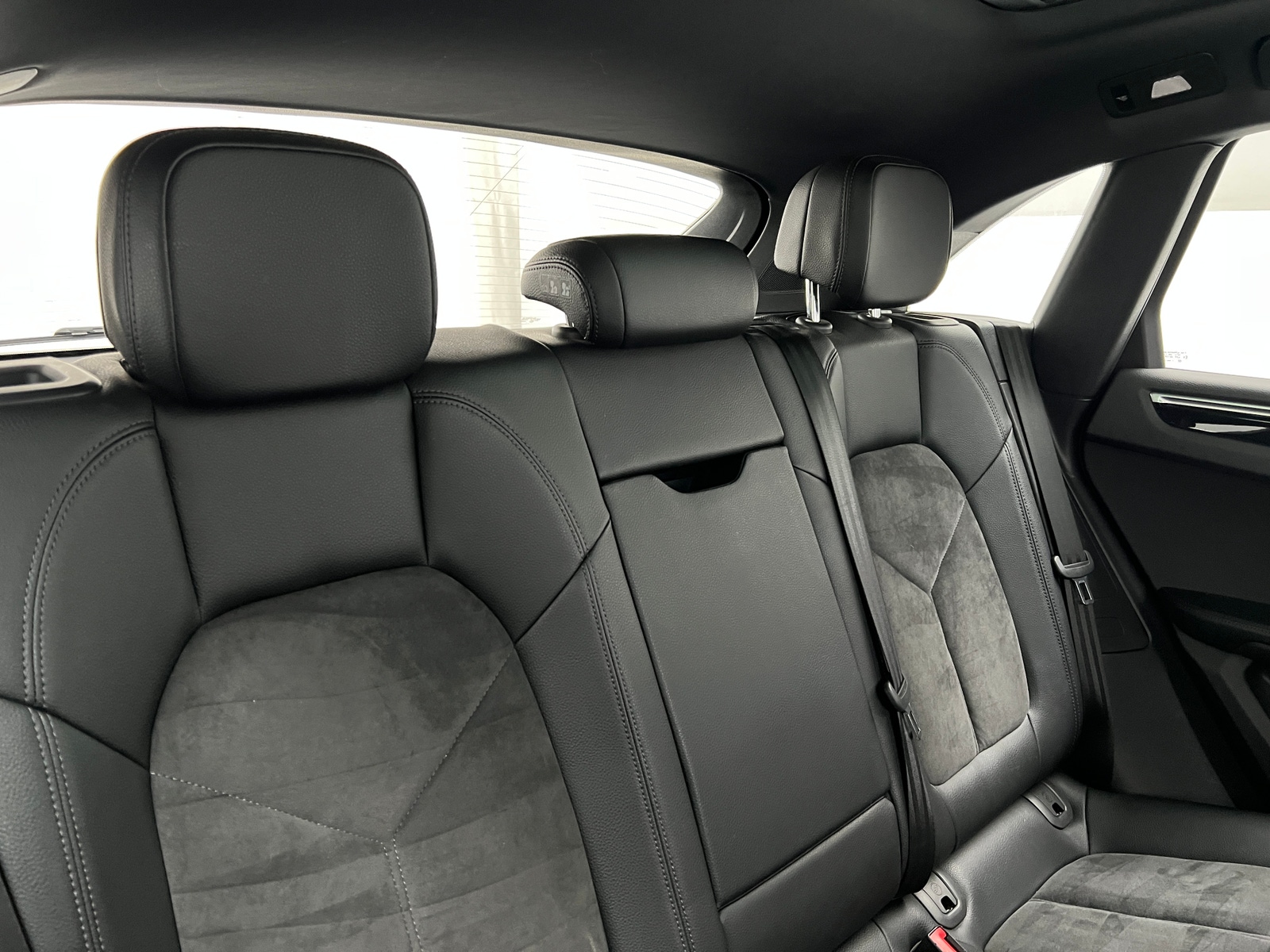 Thumbnail: 2017 Porsche Macan - 6