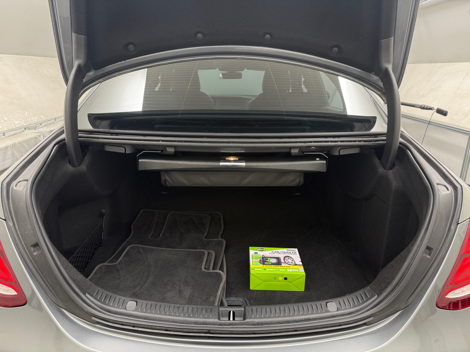 Thumbnail: 2020 Mercedes-Benz E-Class - 6