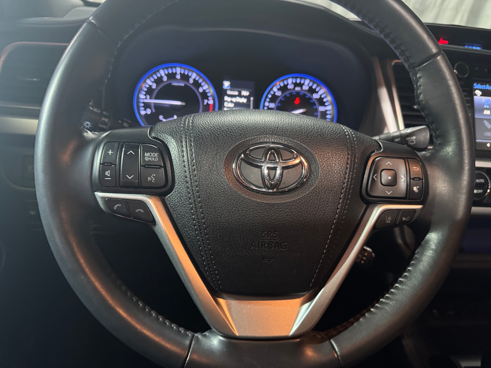 Thumbnail: 2019 Toyota Highlander - 4