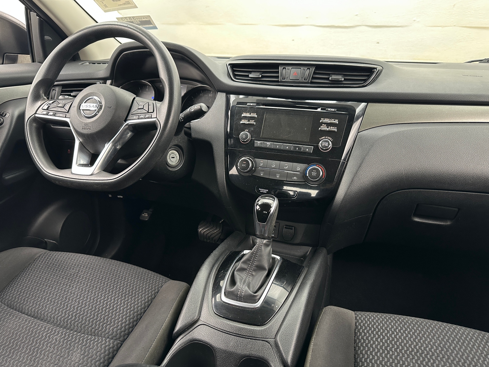 Thumbnail: 2018 Nissan Rogue Sport - 3