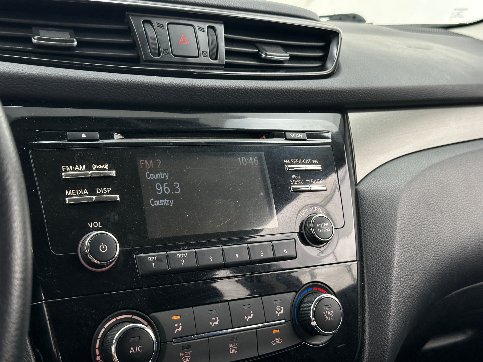 Thumbnail: 2018 Nissan Rogue Sport - 4