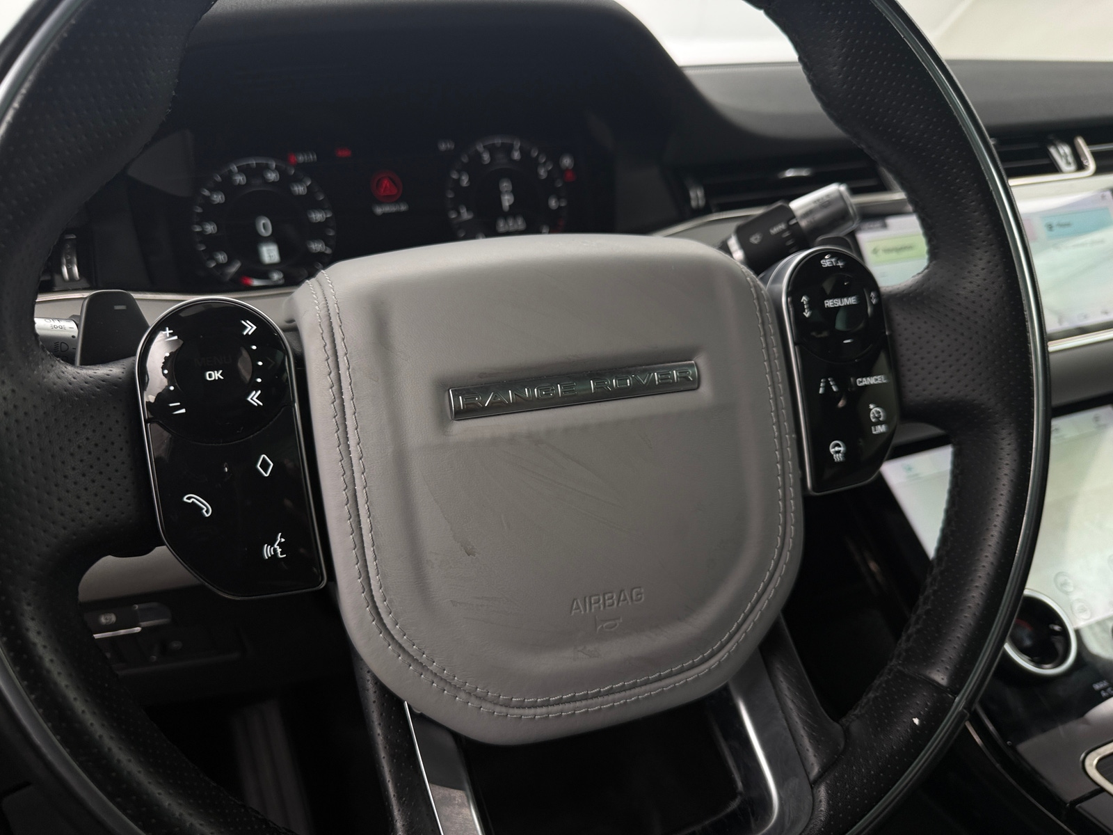 Thumbnail: 2020 Land Rover Range Rover Evoque - 4