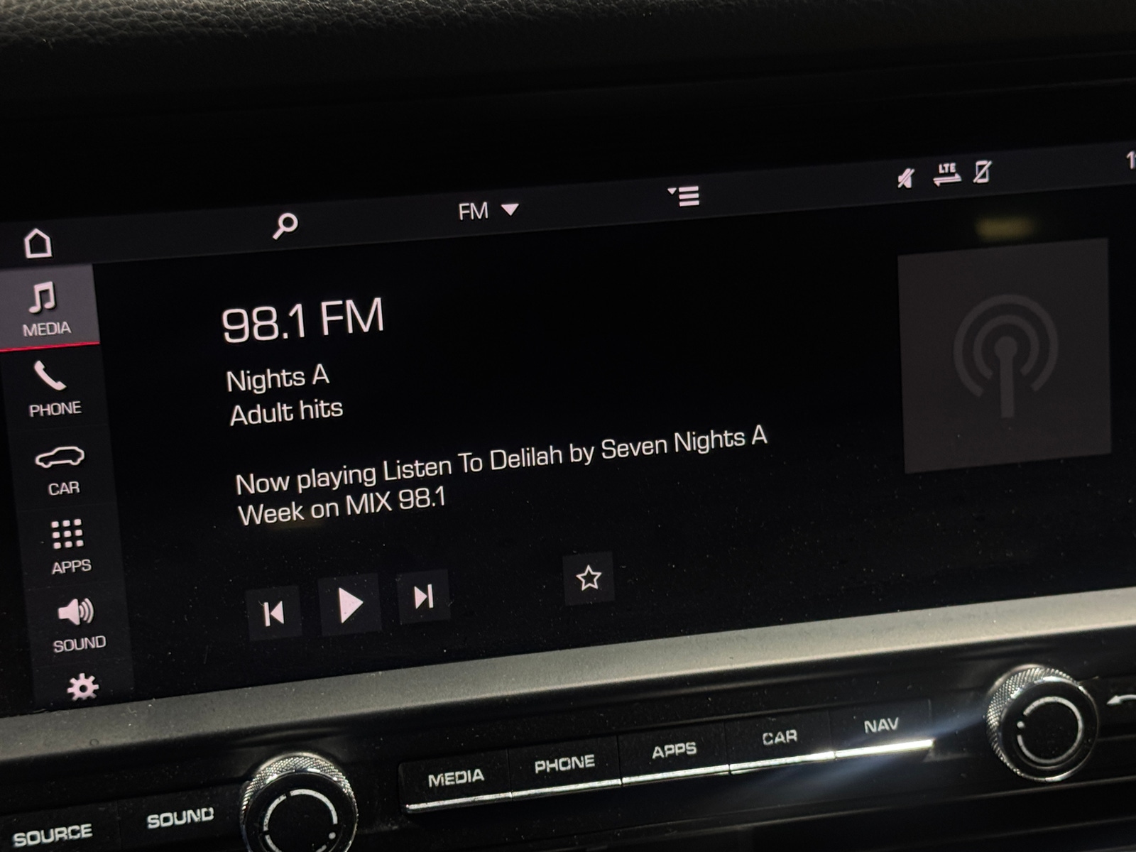 Thumbnail: 2019 Porsche Macan - 3