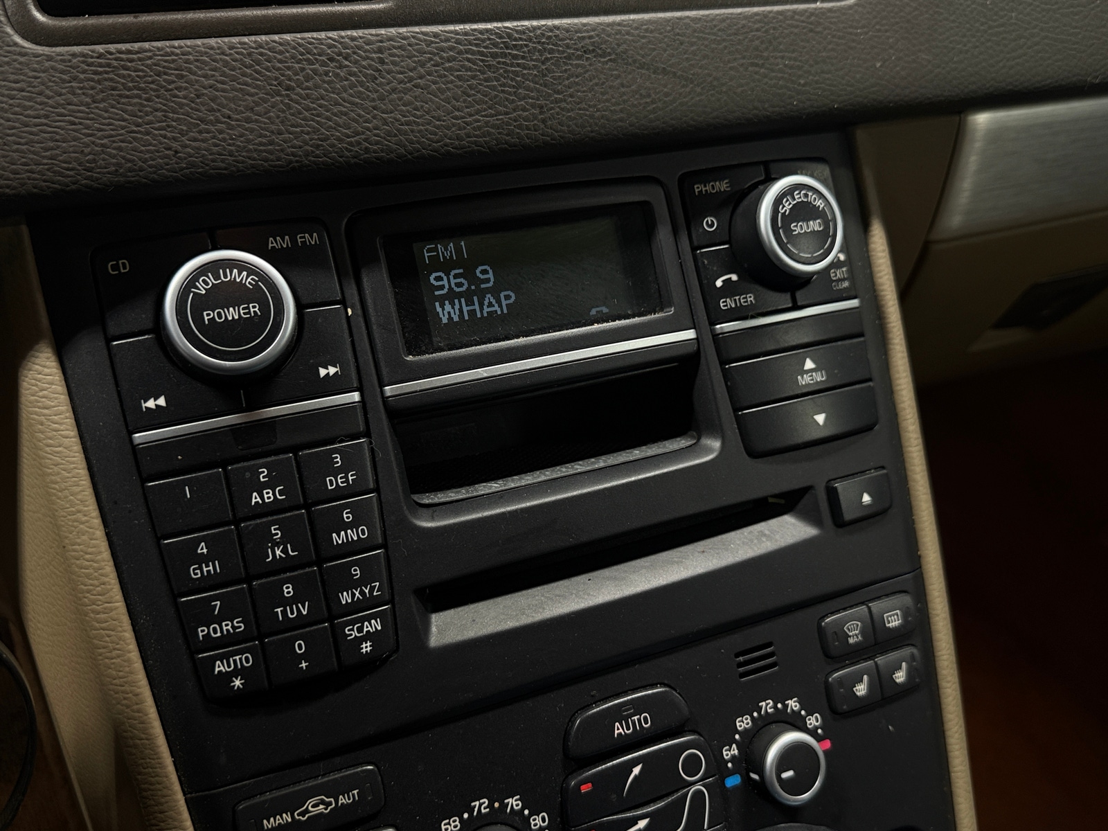 Thumbnail: 2014 Volvo XC90 - 3