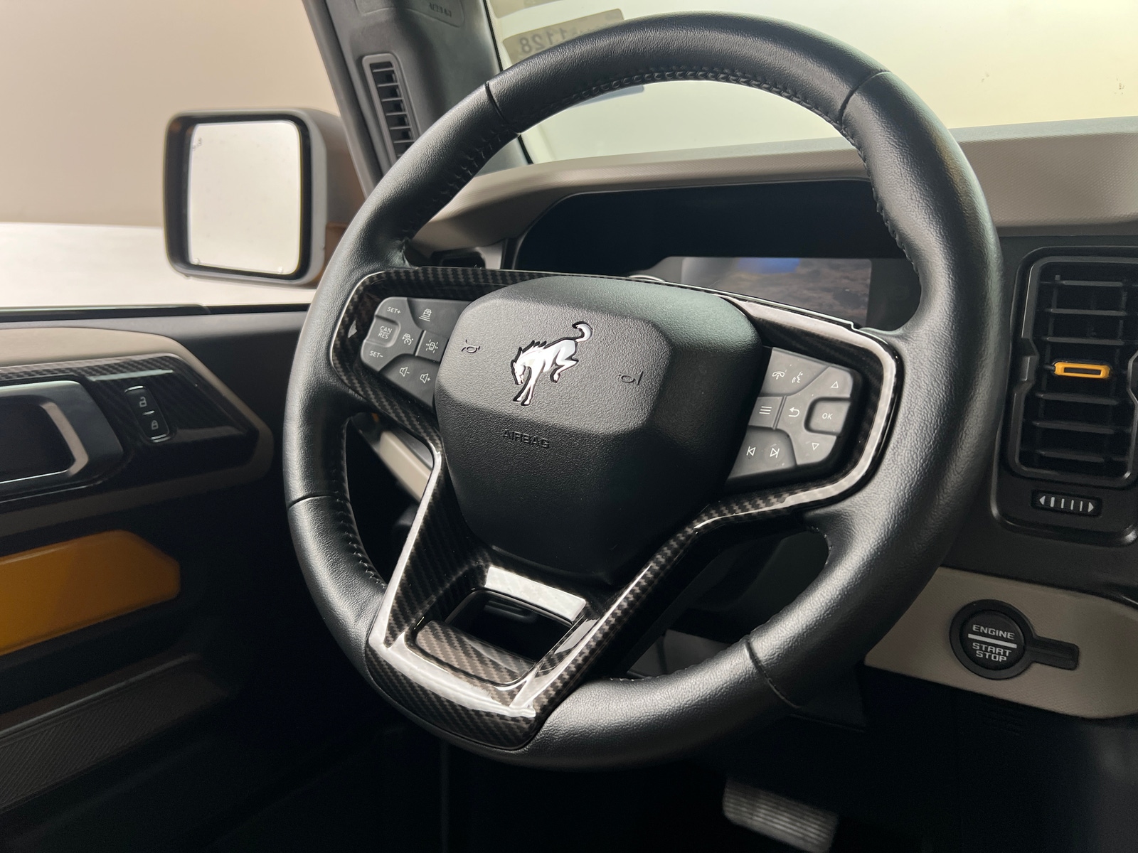 Thumbnail: 2022 Ford Bronco - 4