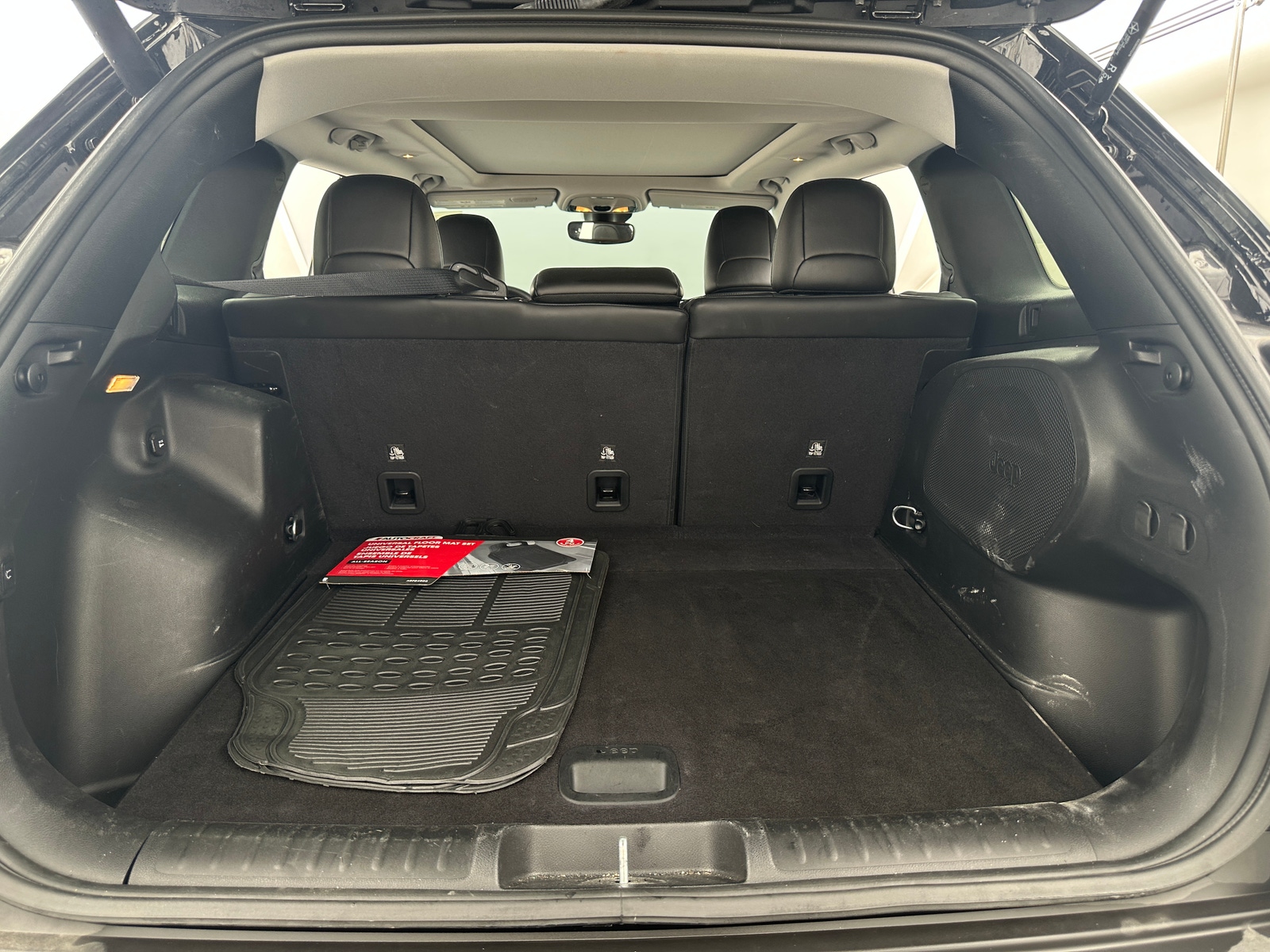 Thumbnail: 2021 Jeep Cherokee - 6