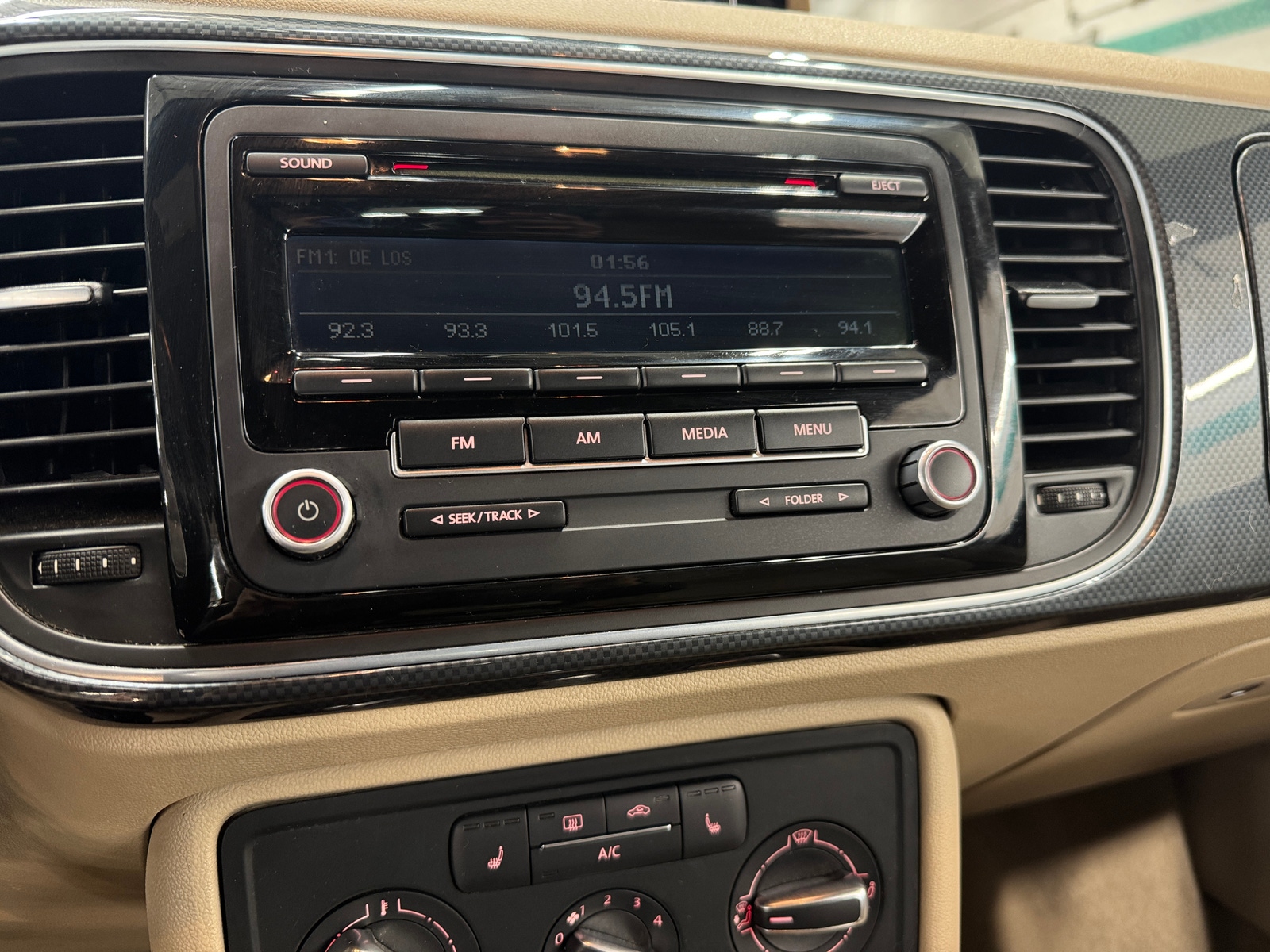 Thumbnail: 2013 Volkswagen Beetle - 4