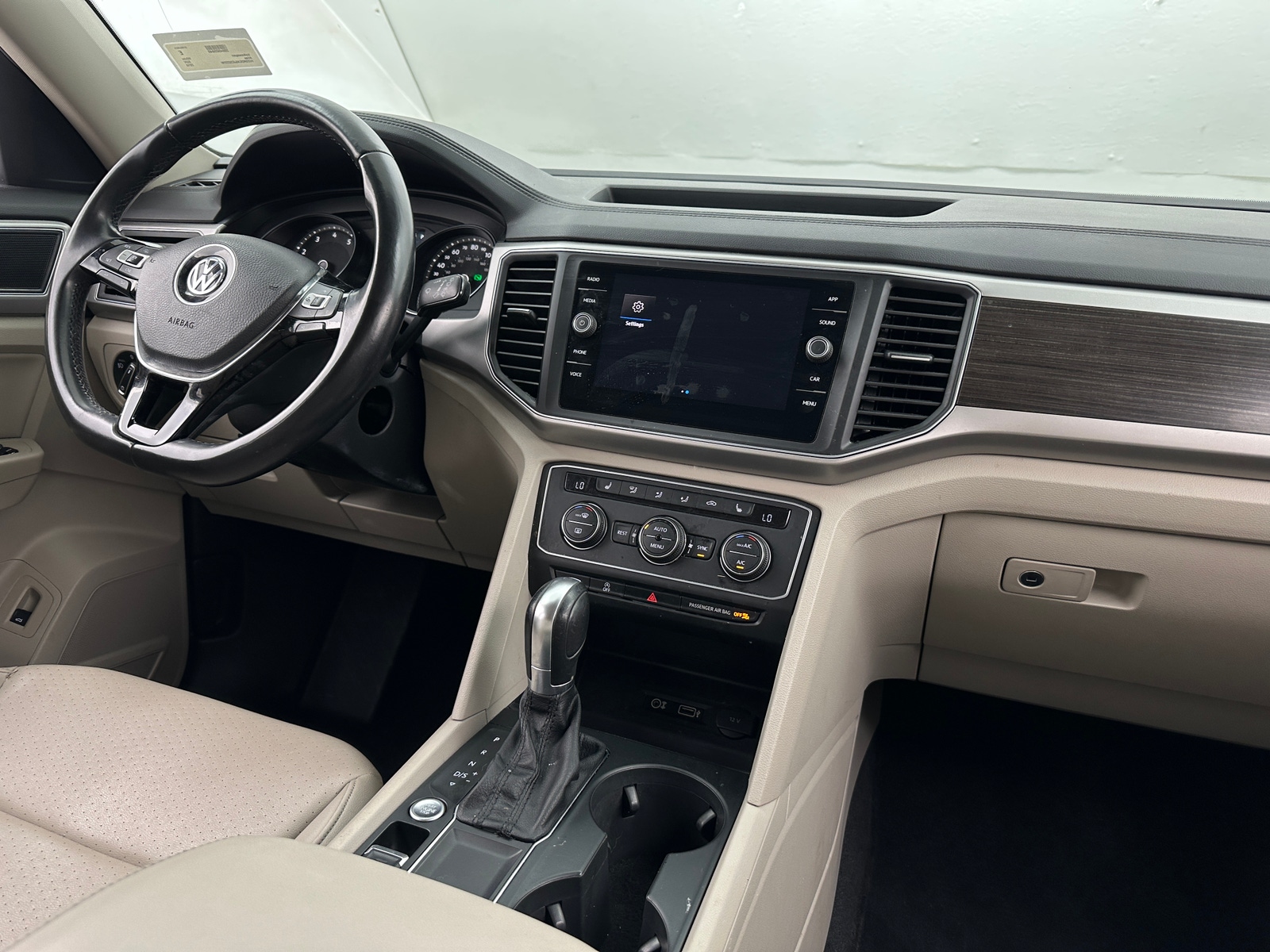 Thumbnail: 2018 Volkswagen Atlas - 2