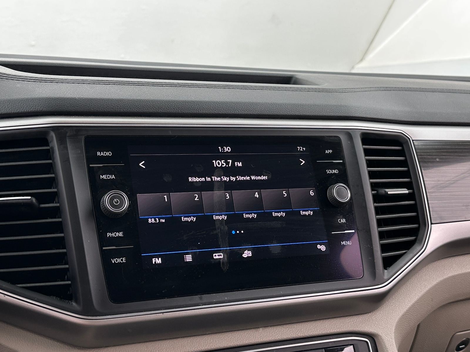 Thumbnail: 2018 Volkswagen Atlas - 3