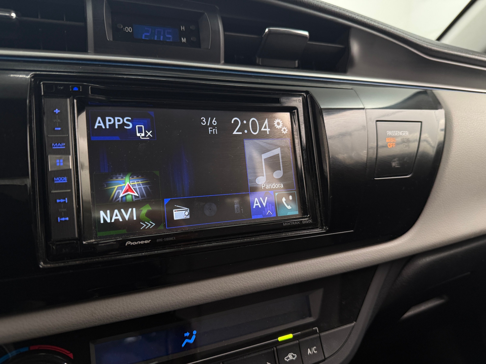 Thumbnail: 2014 Toyota Corolla - 4