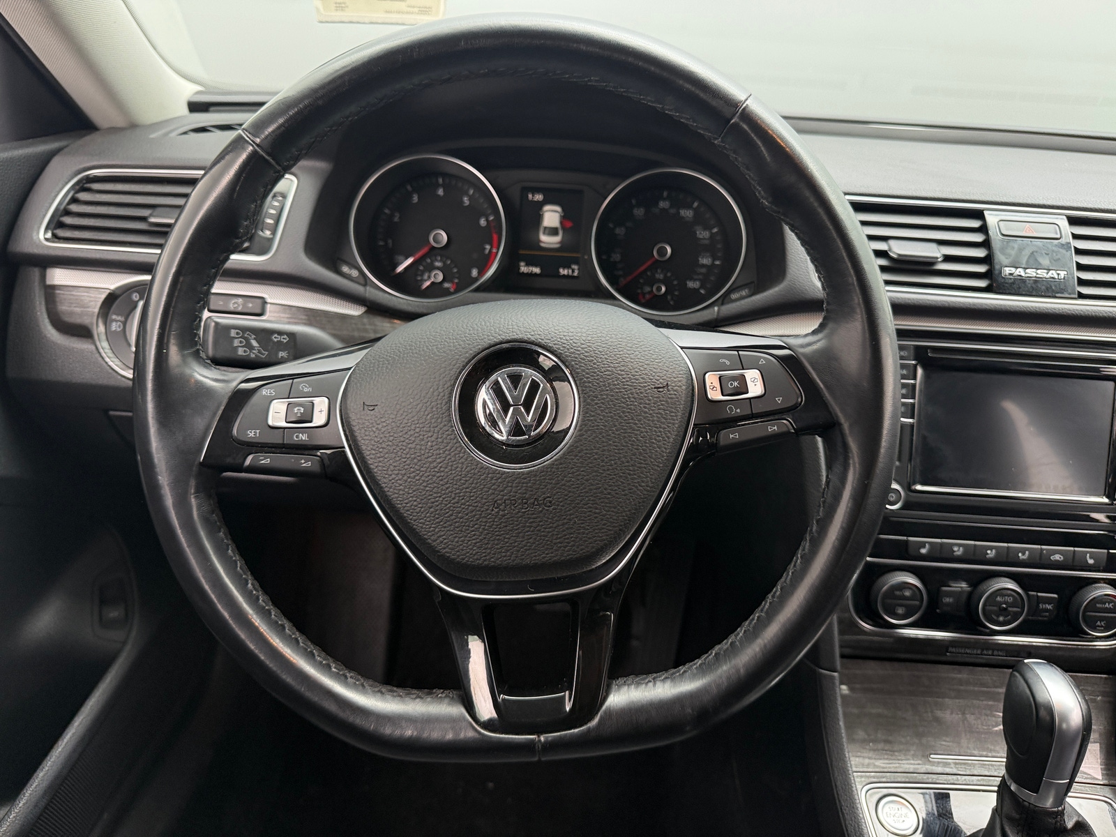 Thumbnail: 2018 Volkswagen Passat - 4