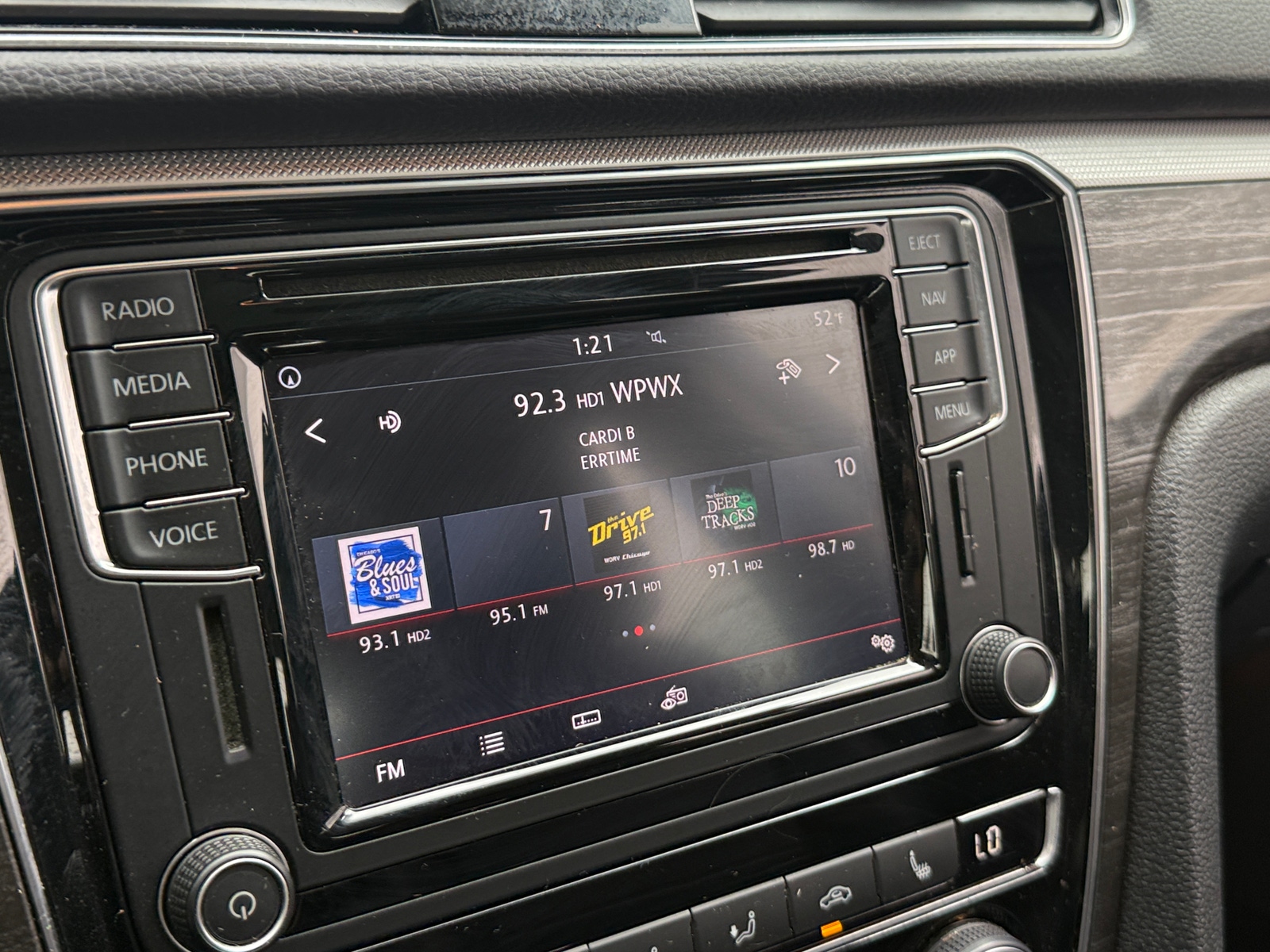 Thumbnail: 2018 Volkswagen Passat - 3