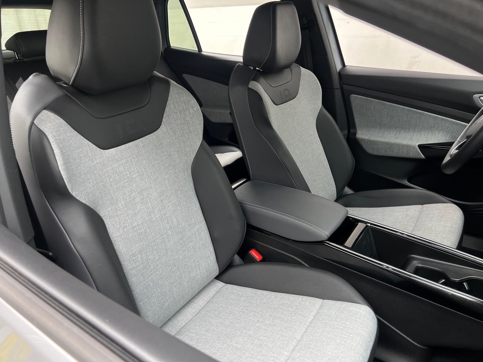 Thumbnail: 2023 Volkswagen ID.4 - 2