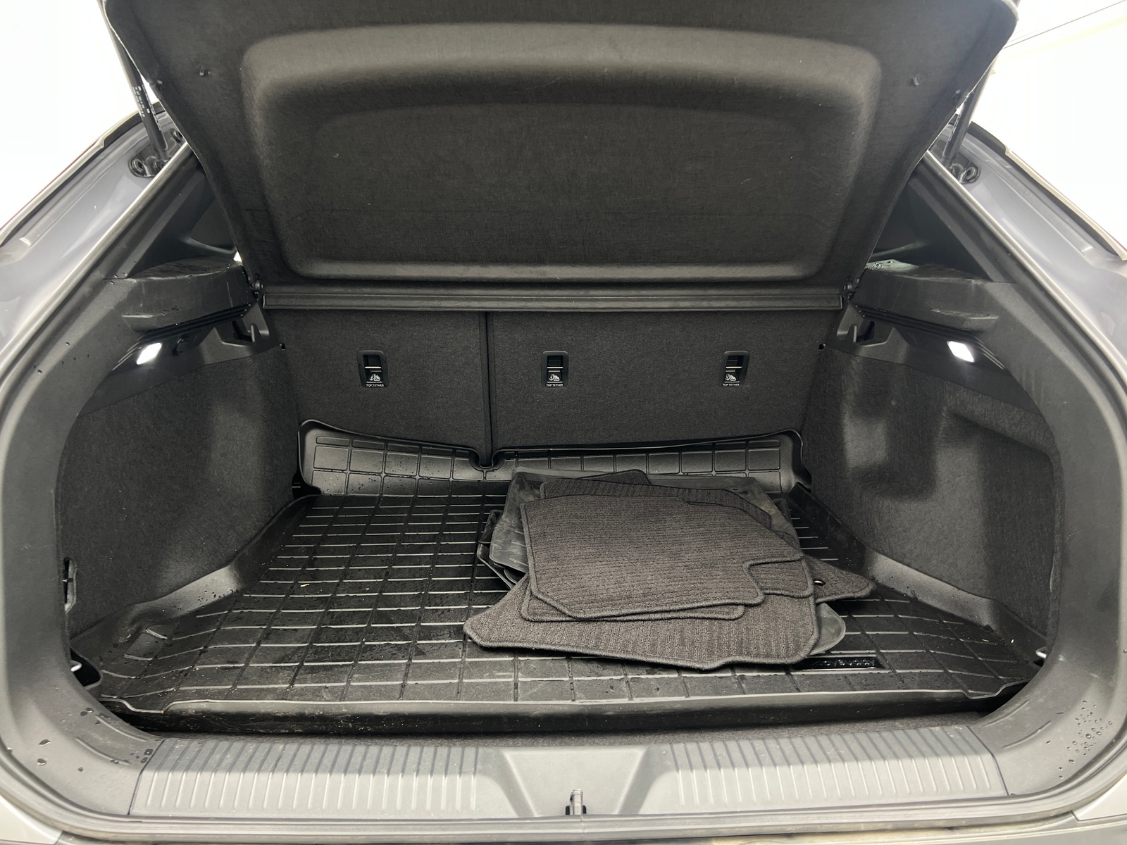 Thumbnail: 2023 Volkswagen ID.4 - 7