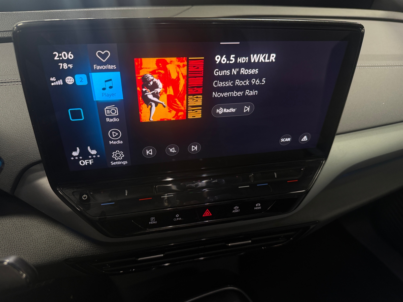 Thumbnail: 2023 Volkswagen ID.4 - 4