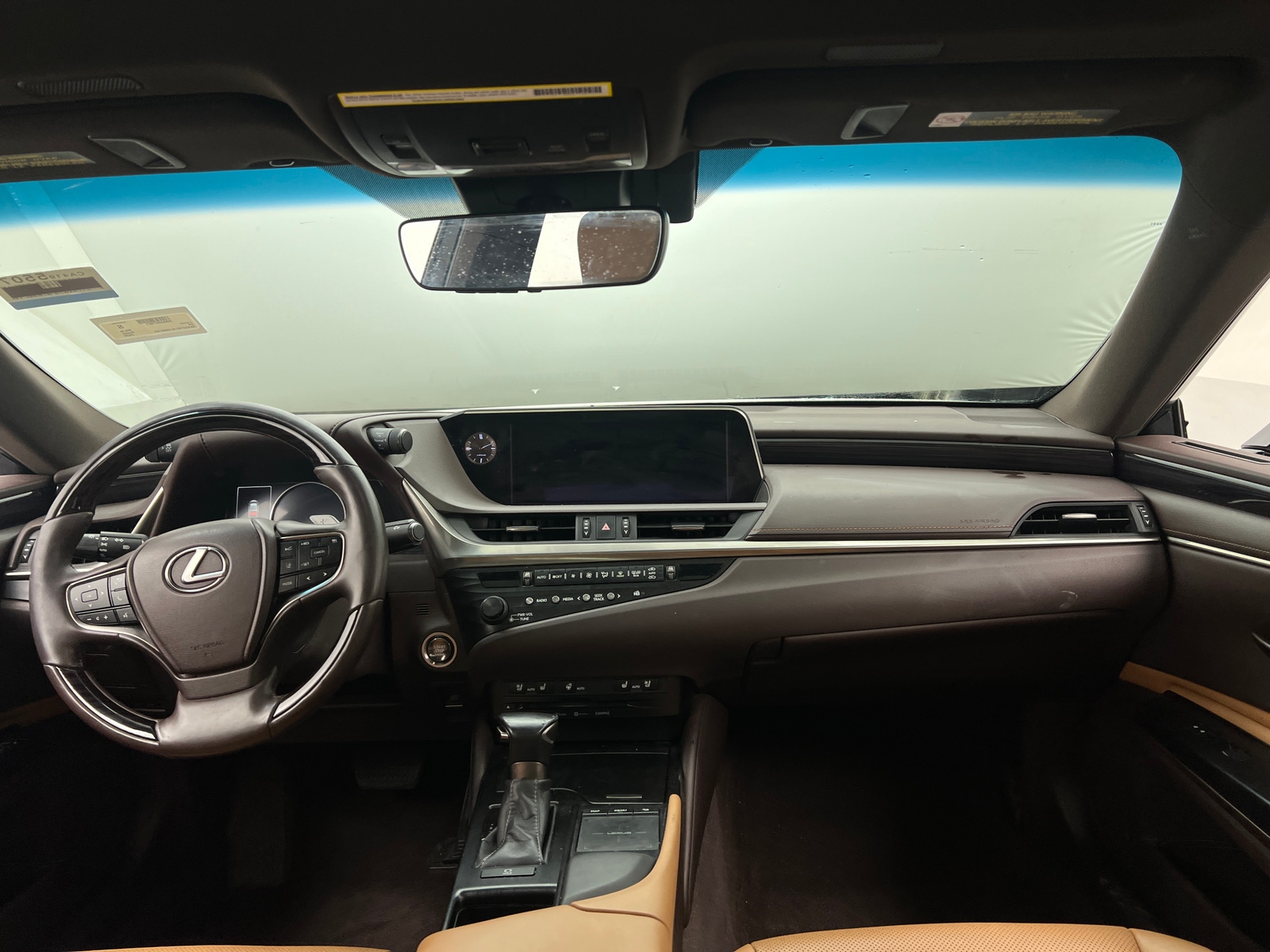 Thumbnail: 2020 Lexus ES - 2