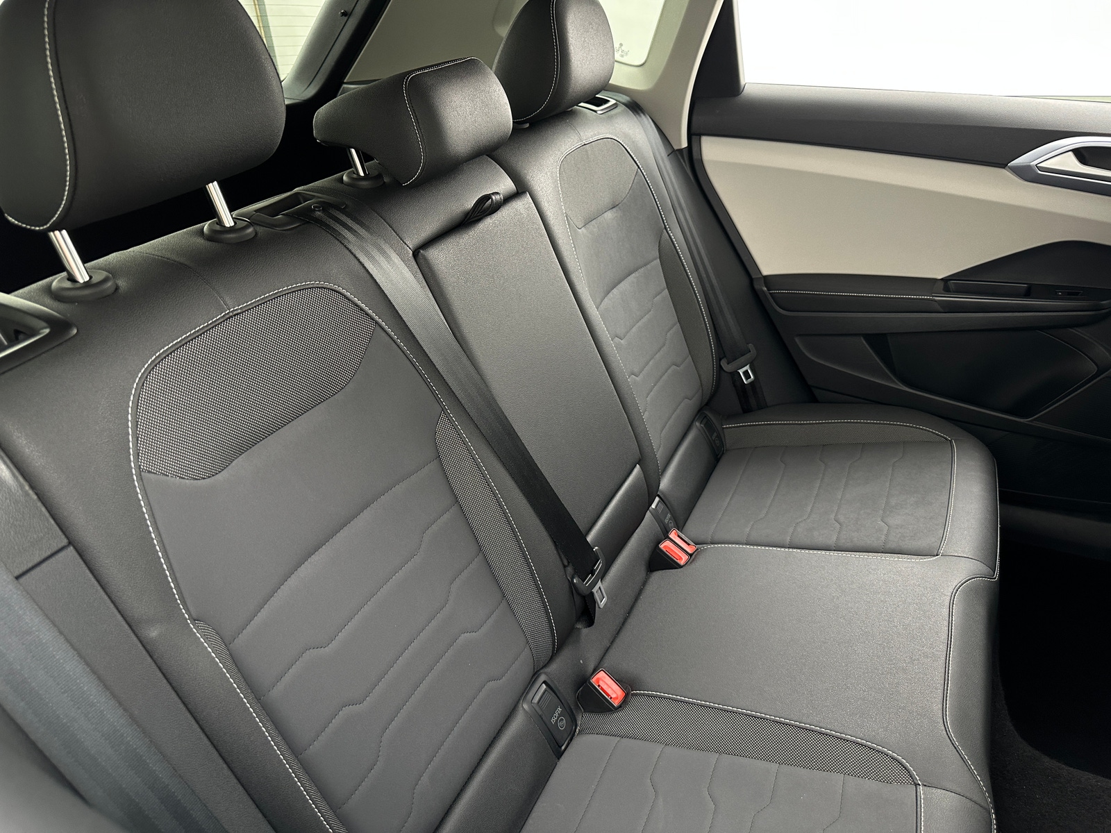 Thumbnail: 2025 Volkswagen Taos - 5