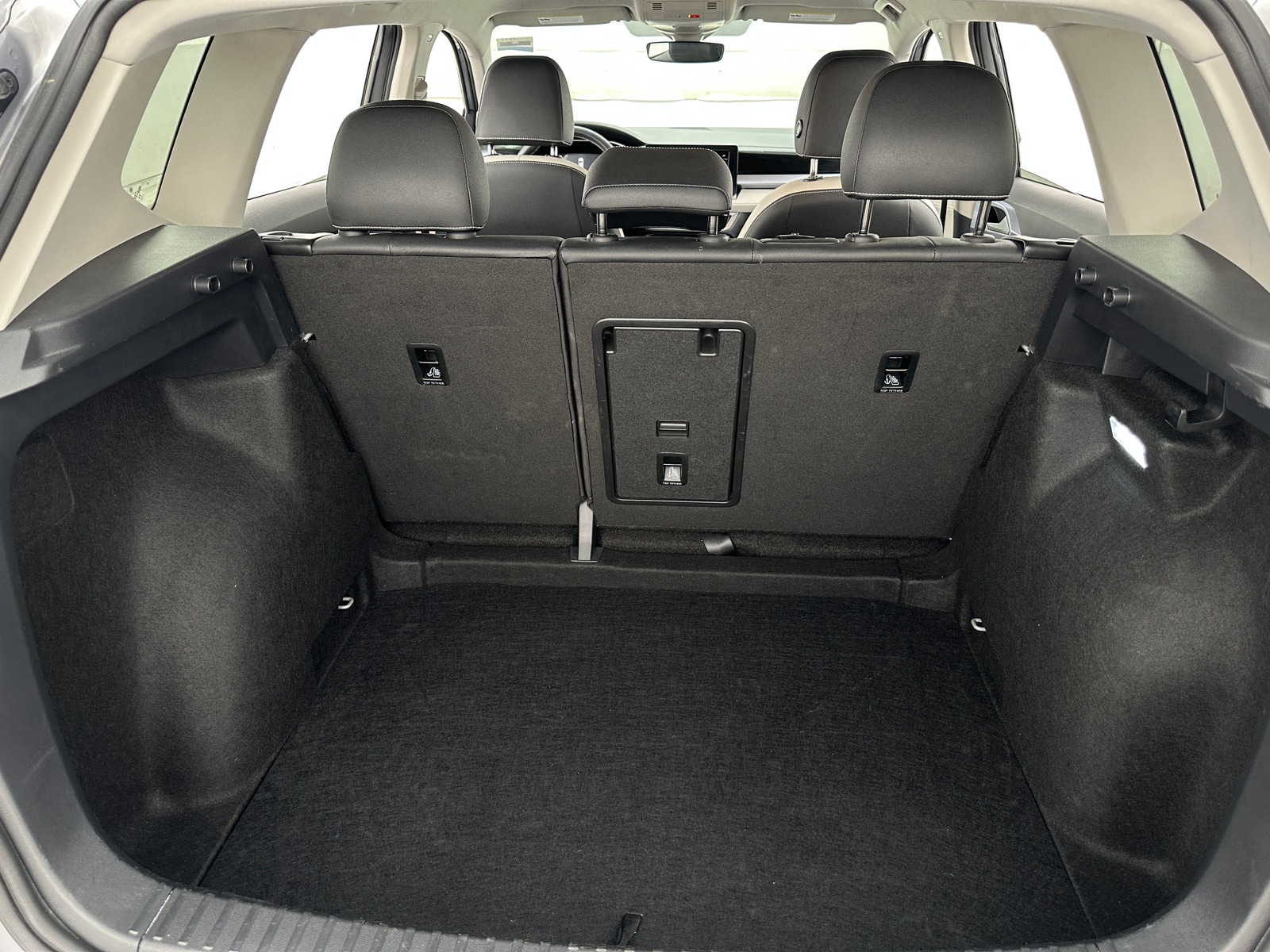 Thumbnail: 2025 Volkswagen Taos - 6