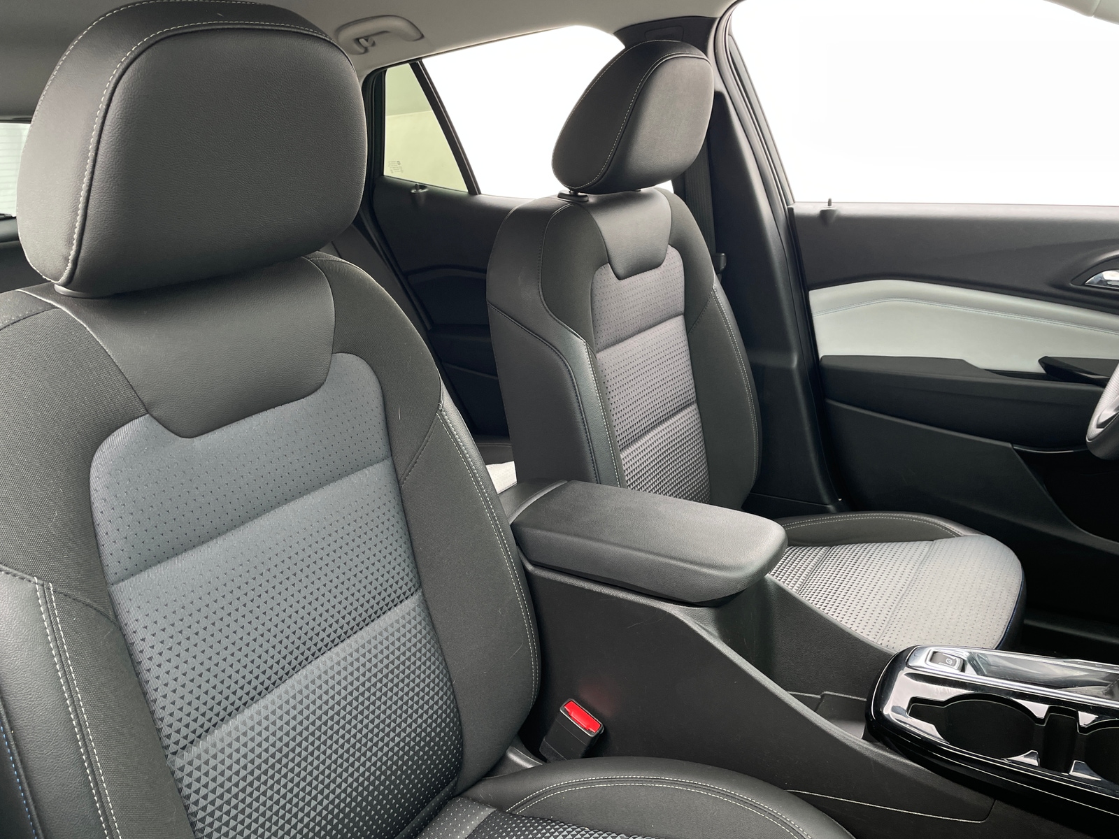 Thumbnail: 2025 Chevrolet Trax - 2