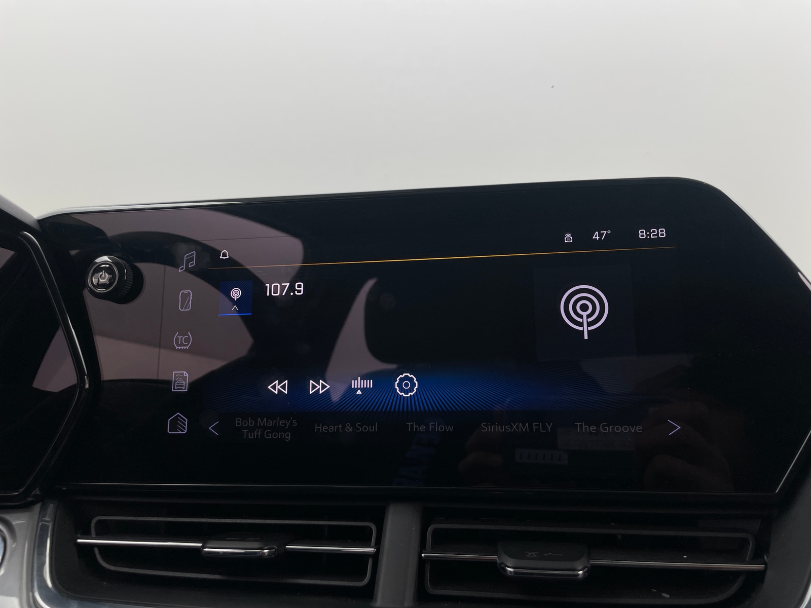 Thumbnail: 2025 Chevrolet Trax - 4