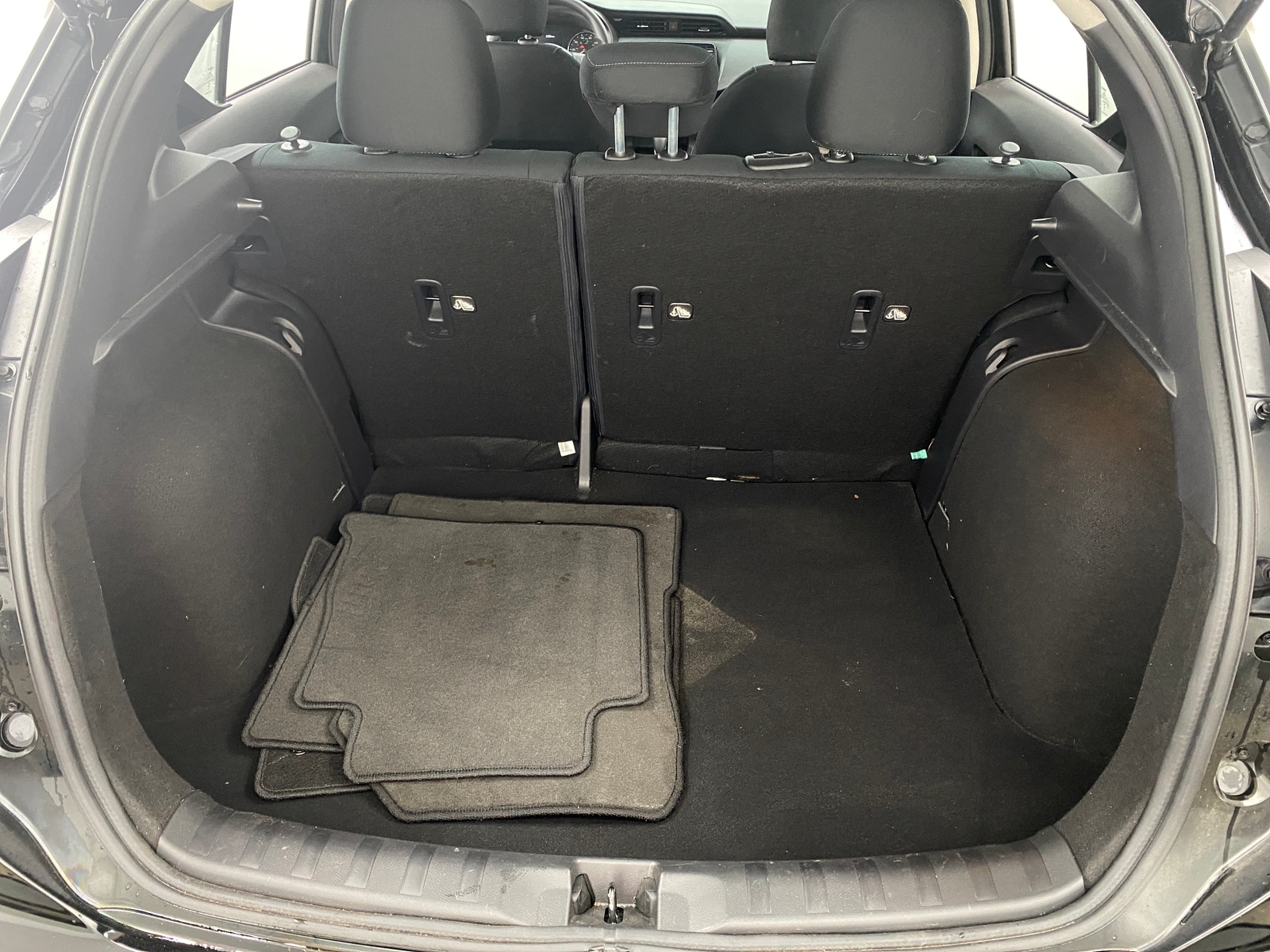 Thumbnail: 2024 Nissan Kicks - 7