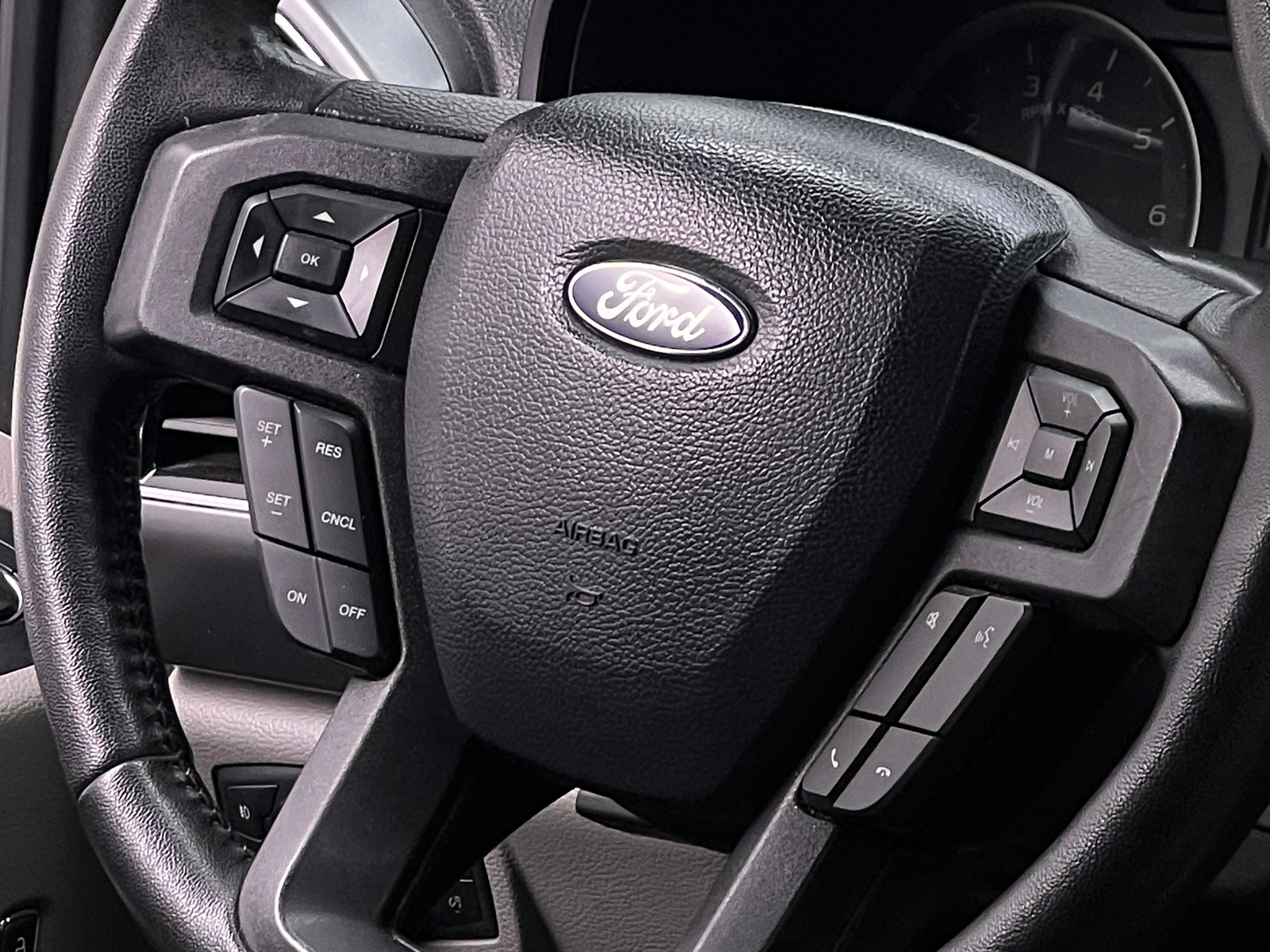 Thumbnail: 2018 Ford Econoline - 5