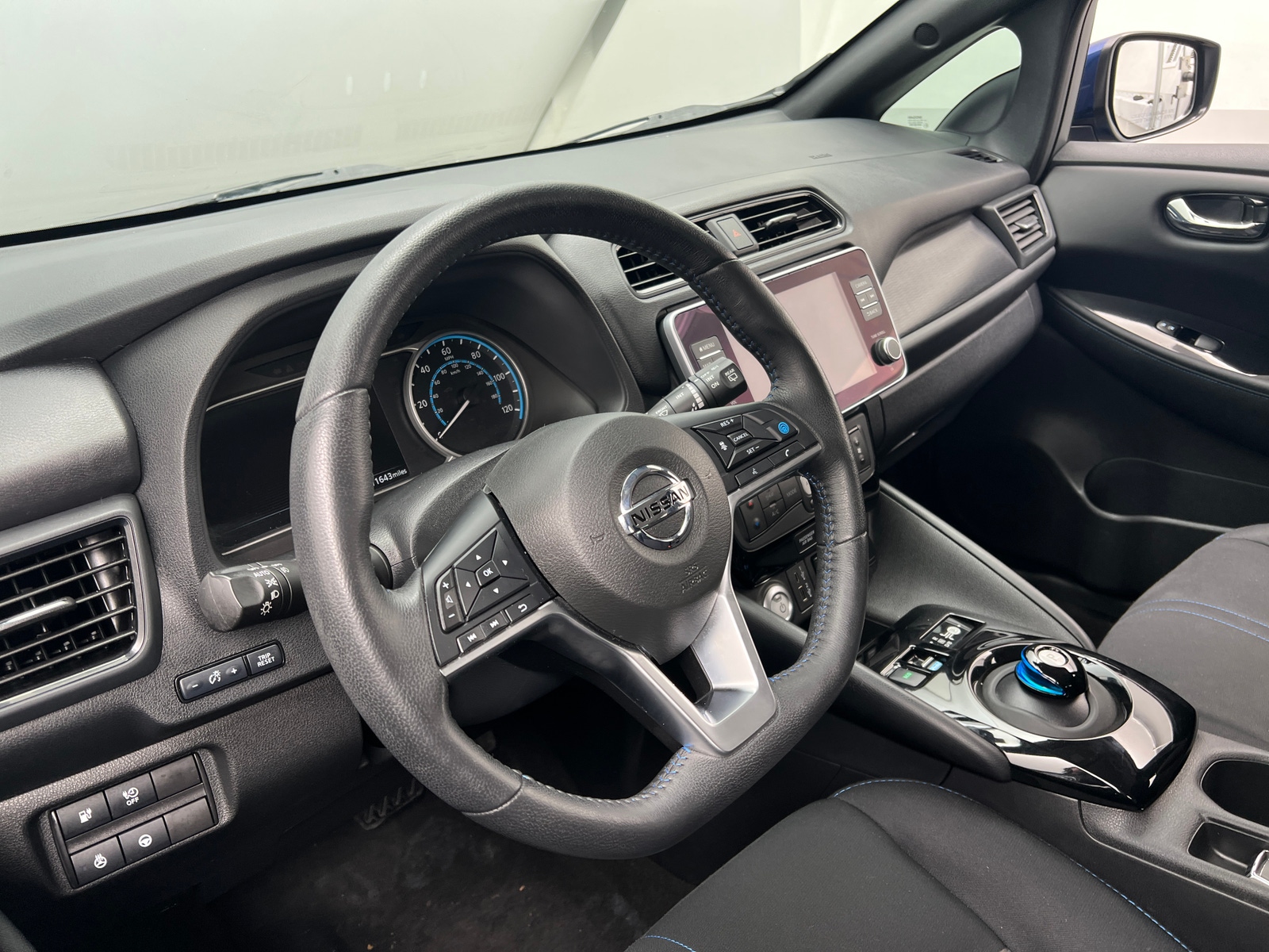 Thumbnail: 2022 Nissan Leaf - 5